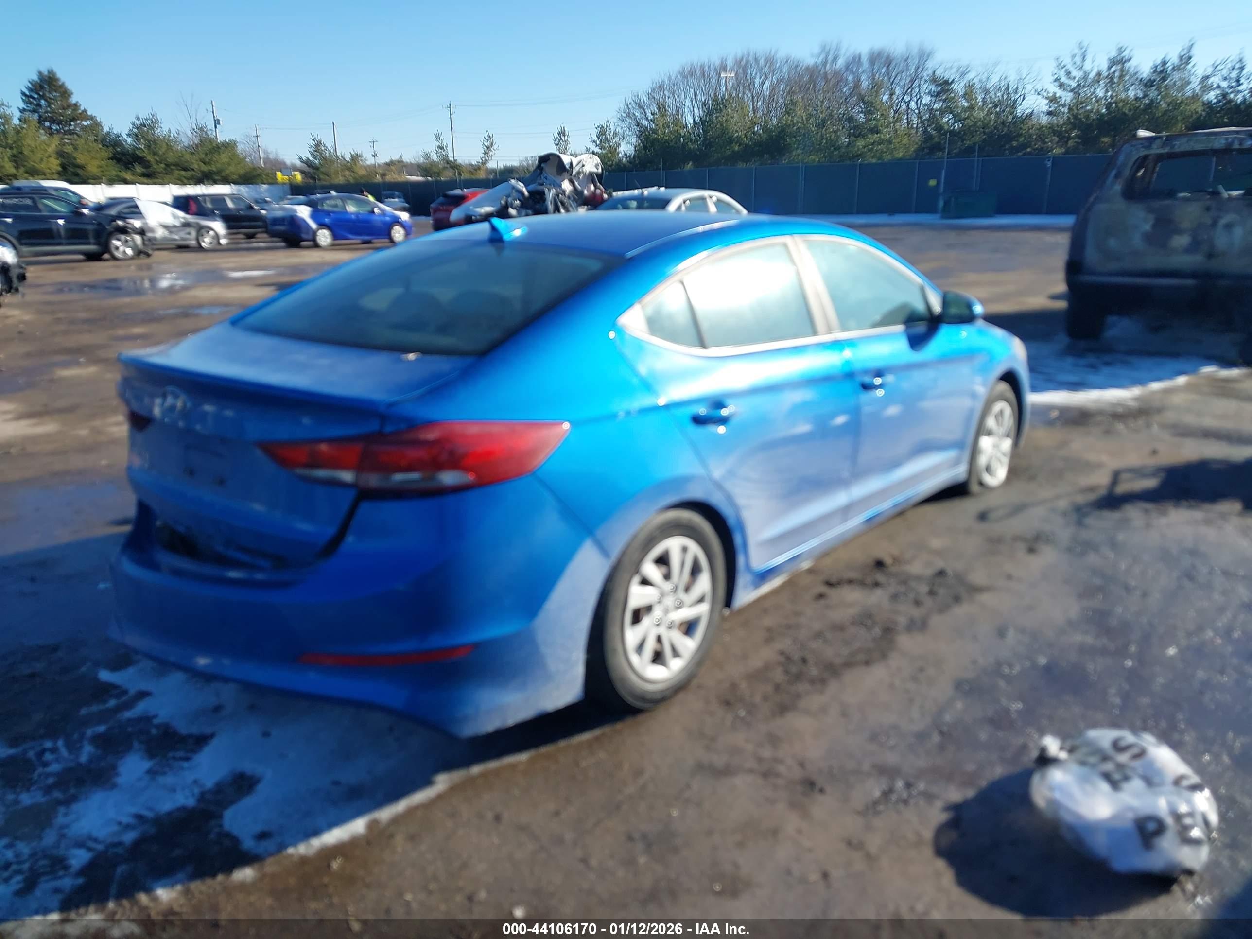 HYUNDAI ELANTRA image 4