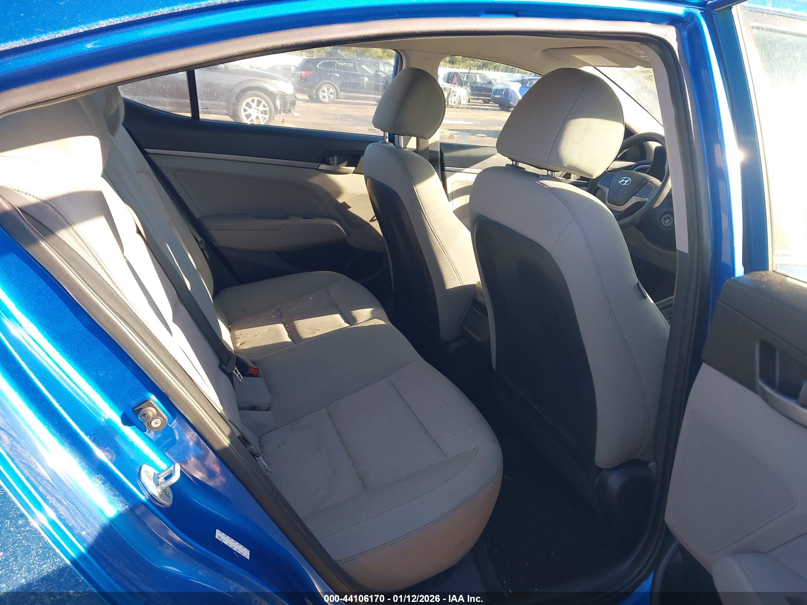 HYUNDAI ELANTRA image 8