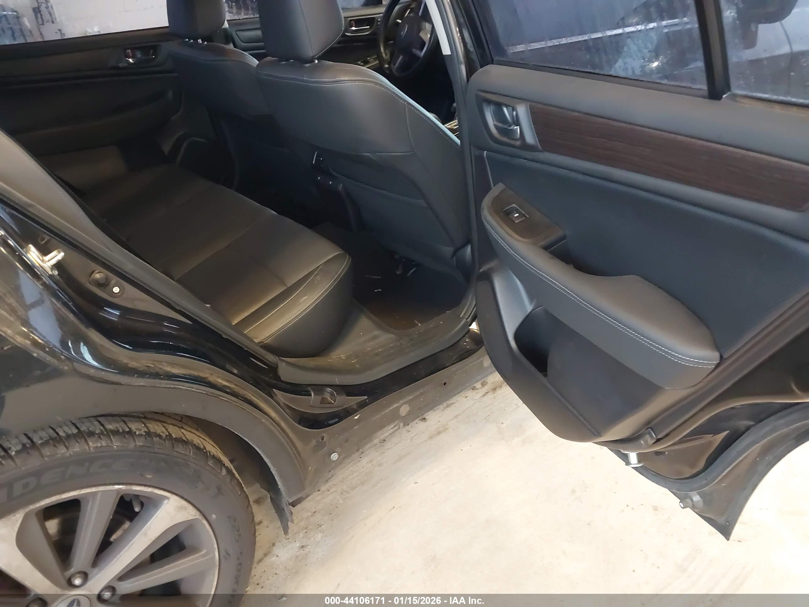 SUBARU LEGACY image 8