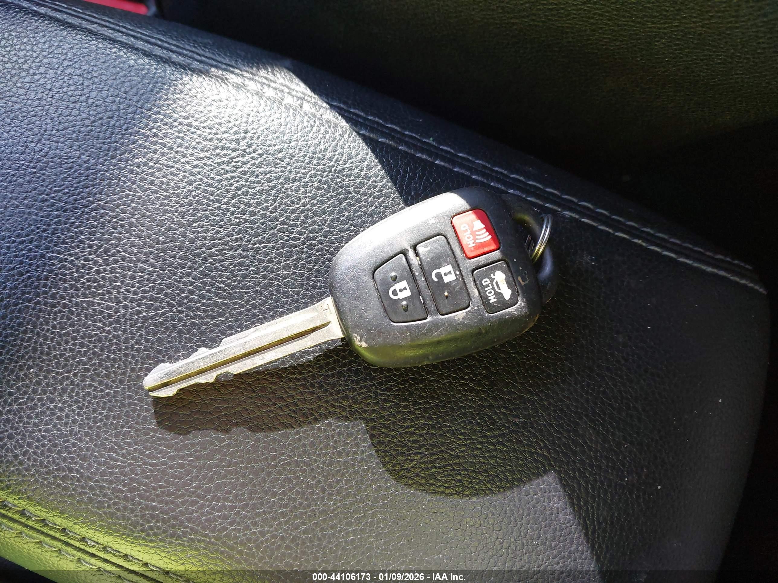 TOYOTA COROLLA image 11