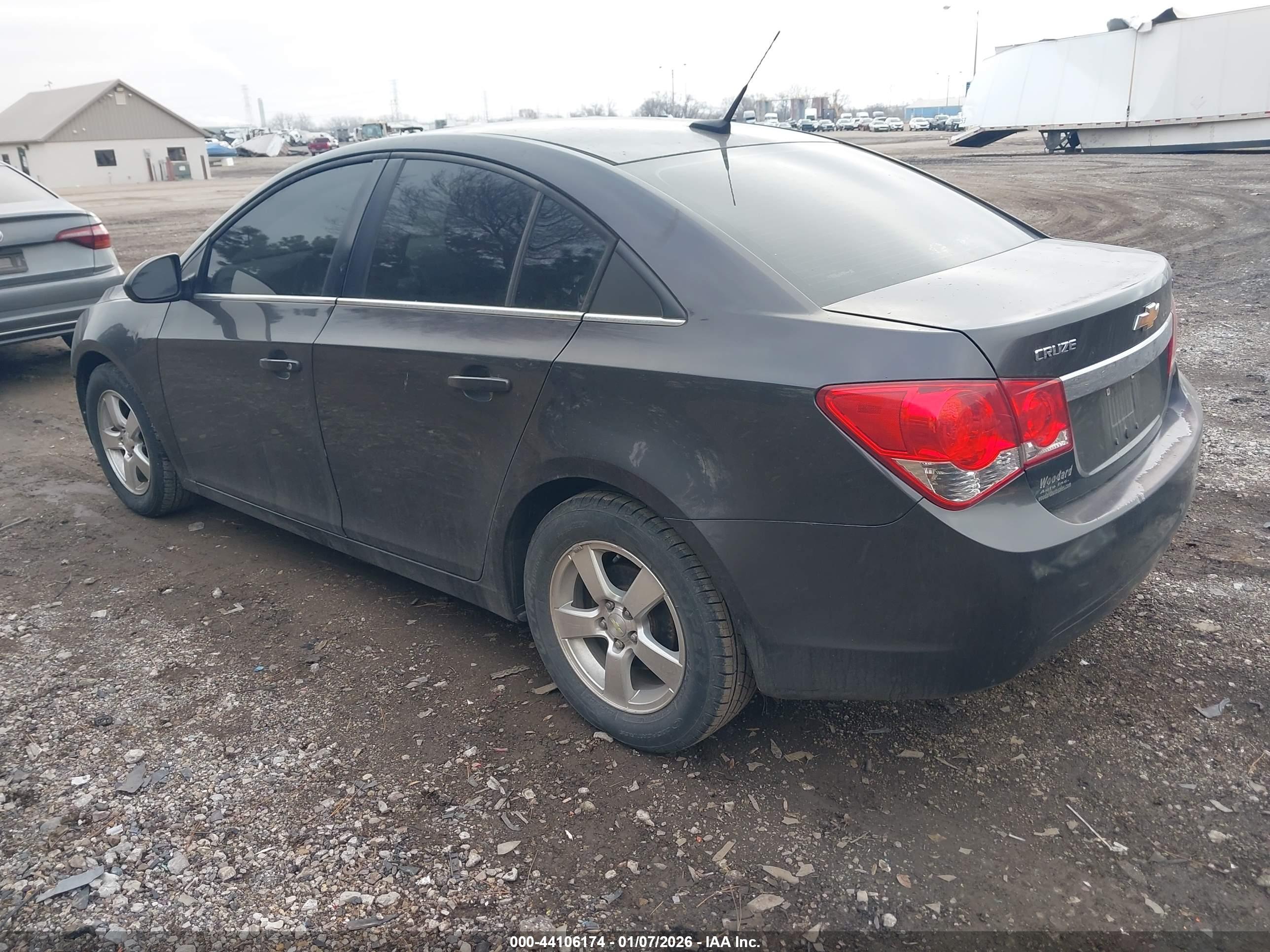 CHEVROLET CRUZE image 3