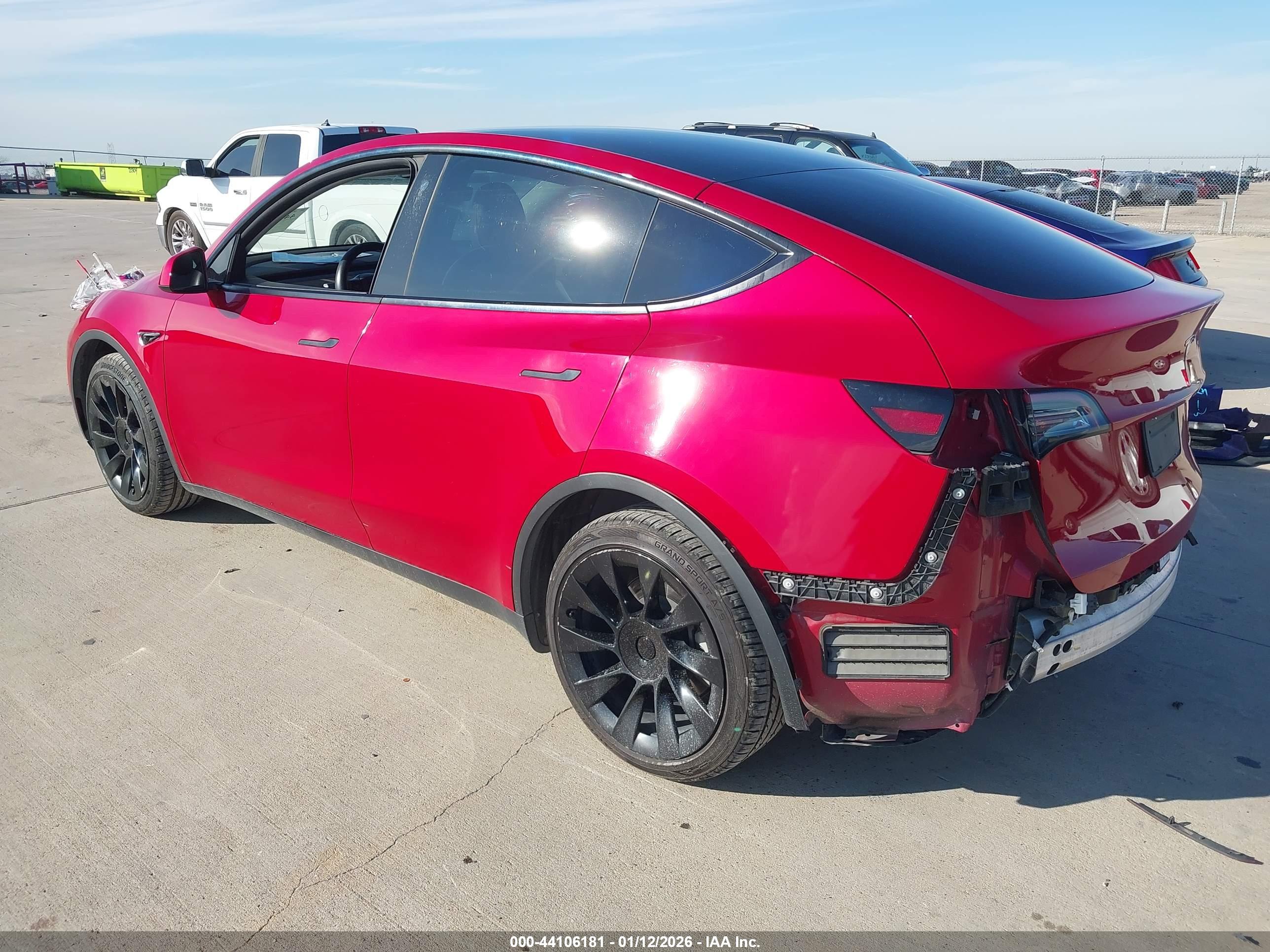 TESLA MODEL image 3