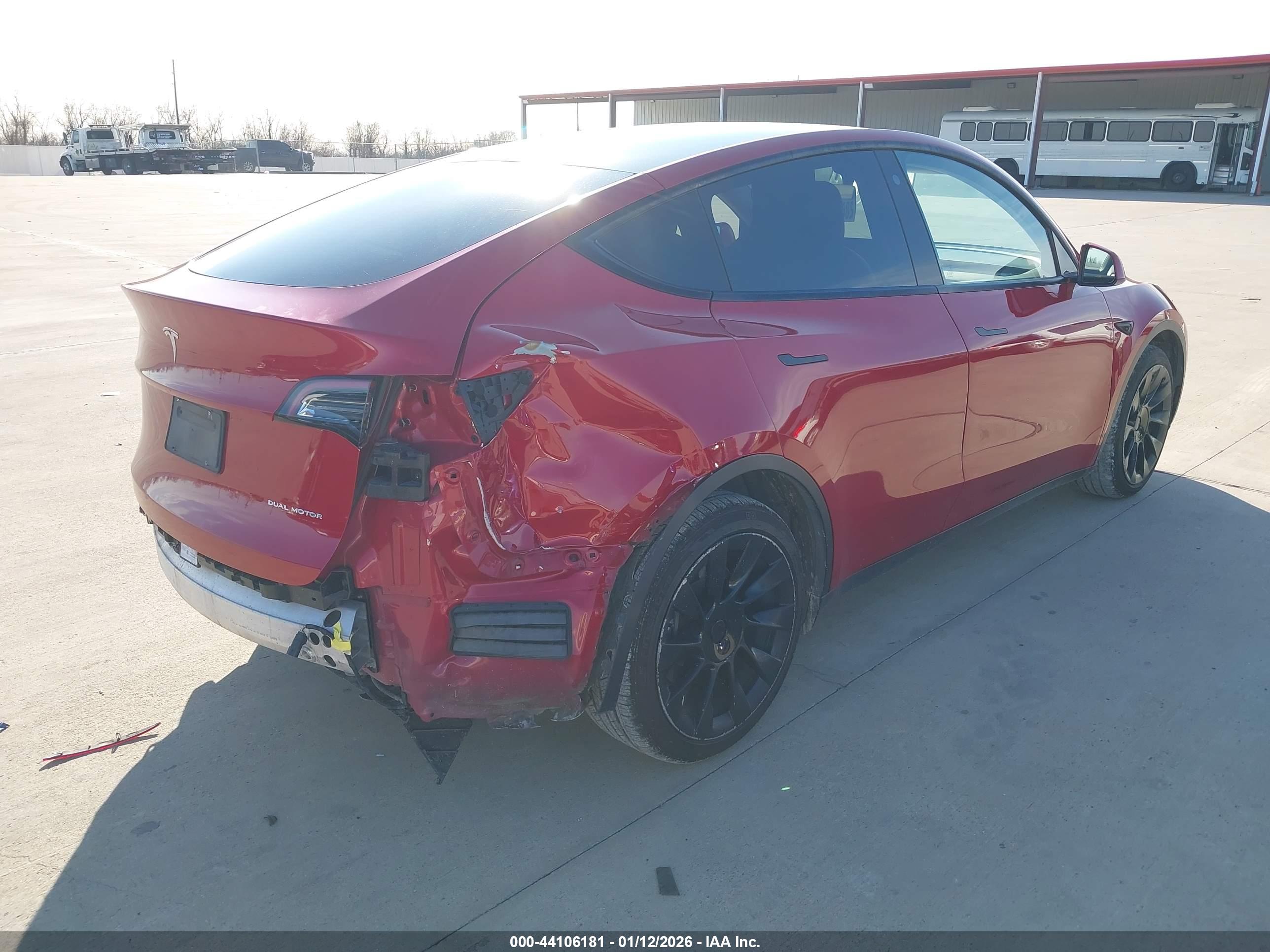 TESLA MODEL image 4