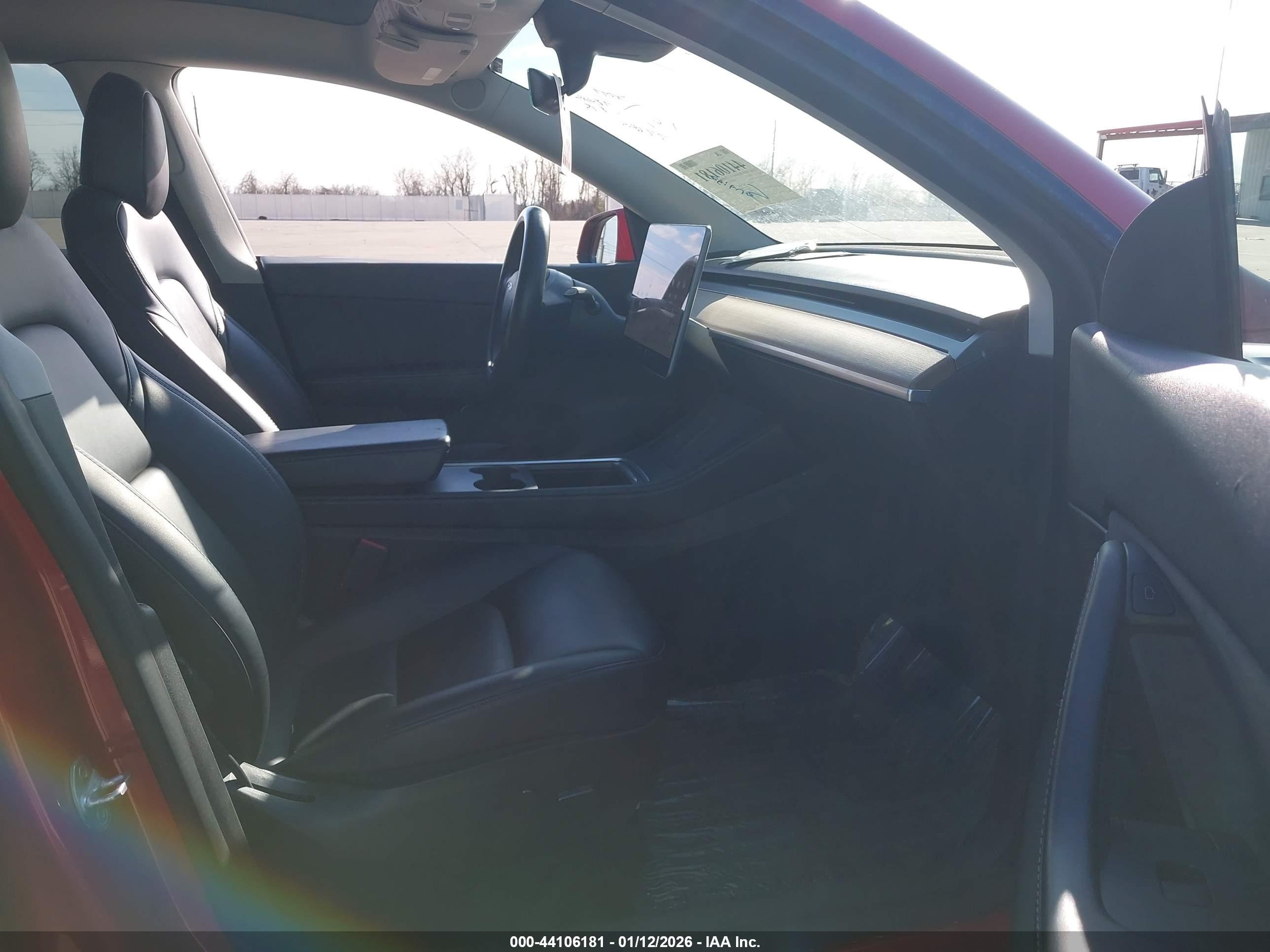 TESLA MODEL image 5