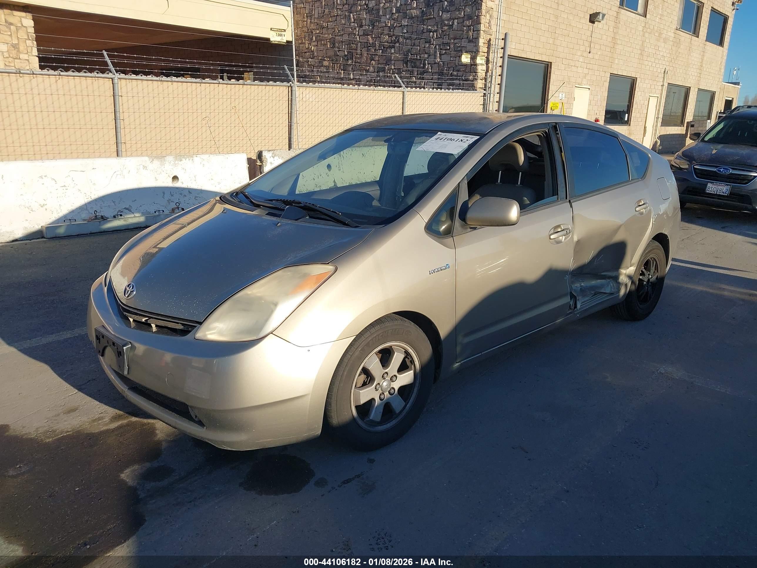 TOYOTA PRIUS image 2