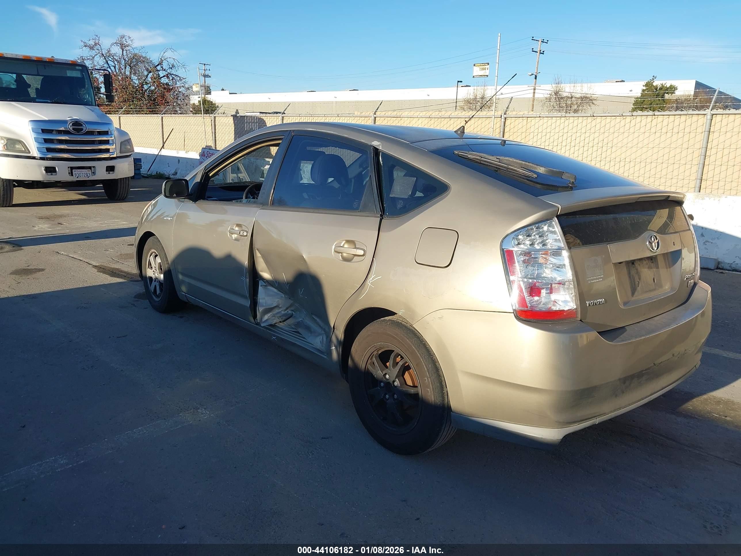 TOYOTA PRIUS image 3