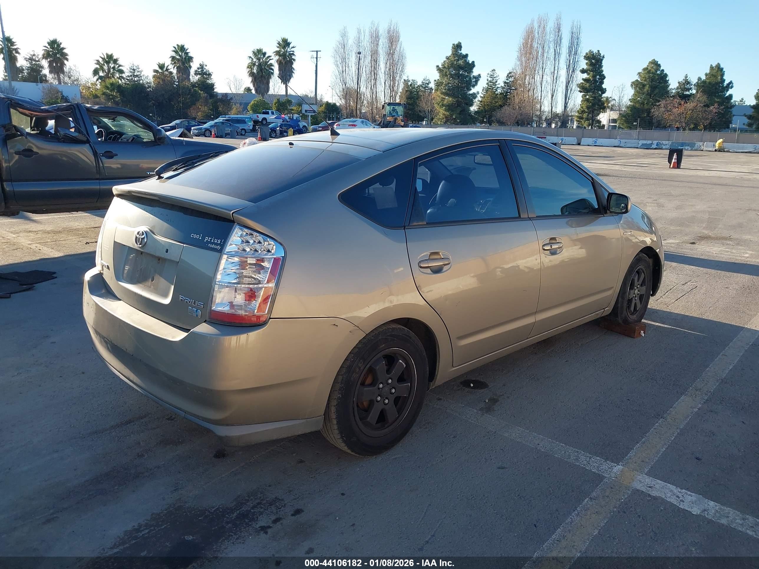 TOYOTA PRIUS image 4
