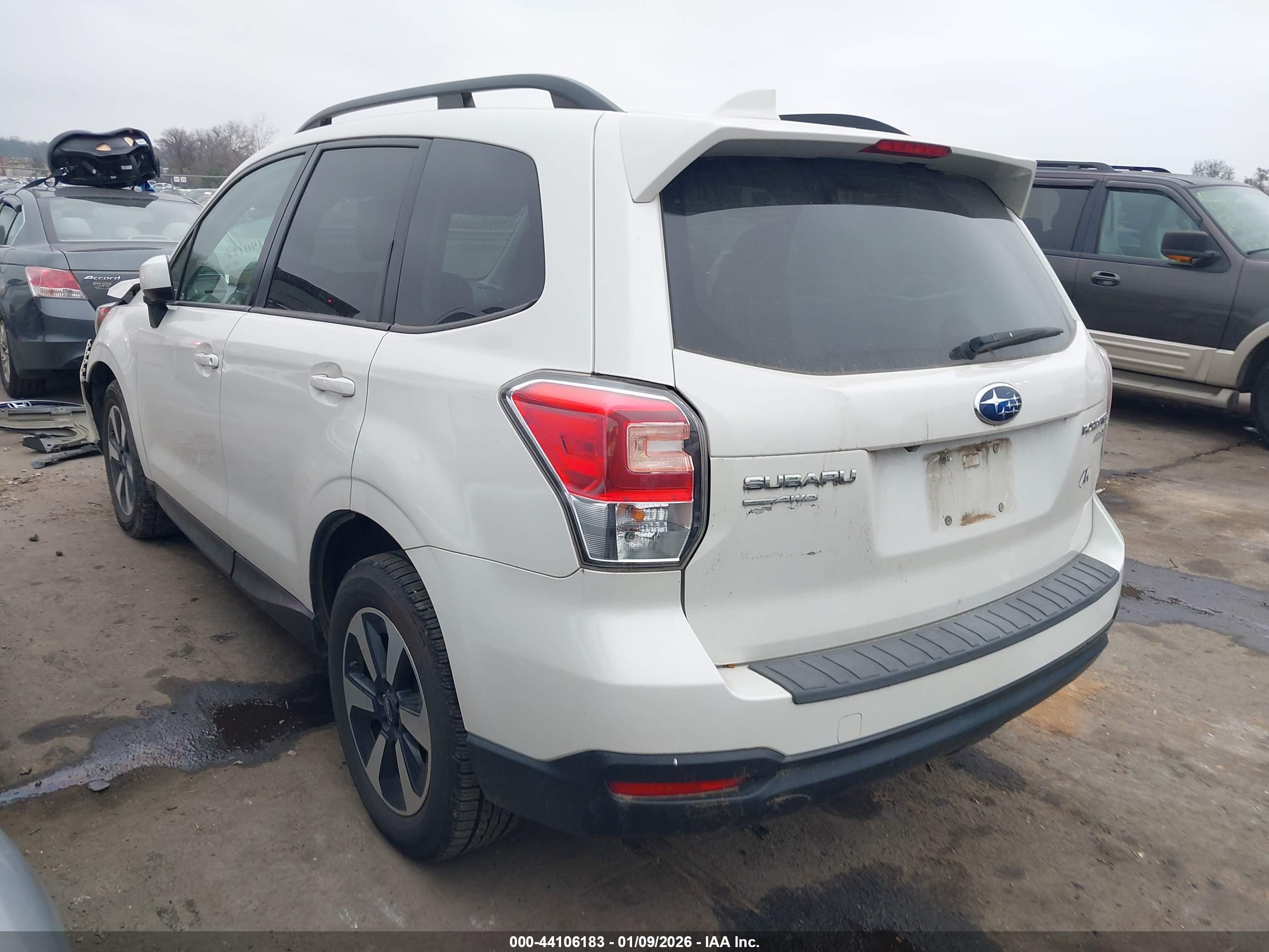 SUBARU FORESTER image 3