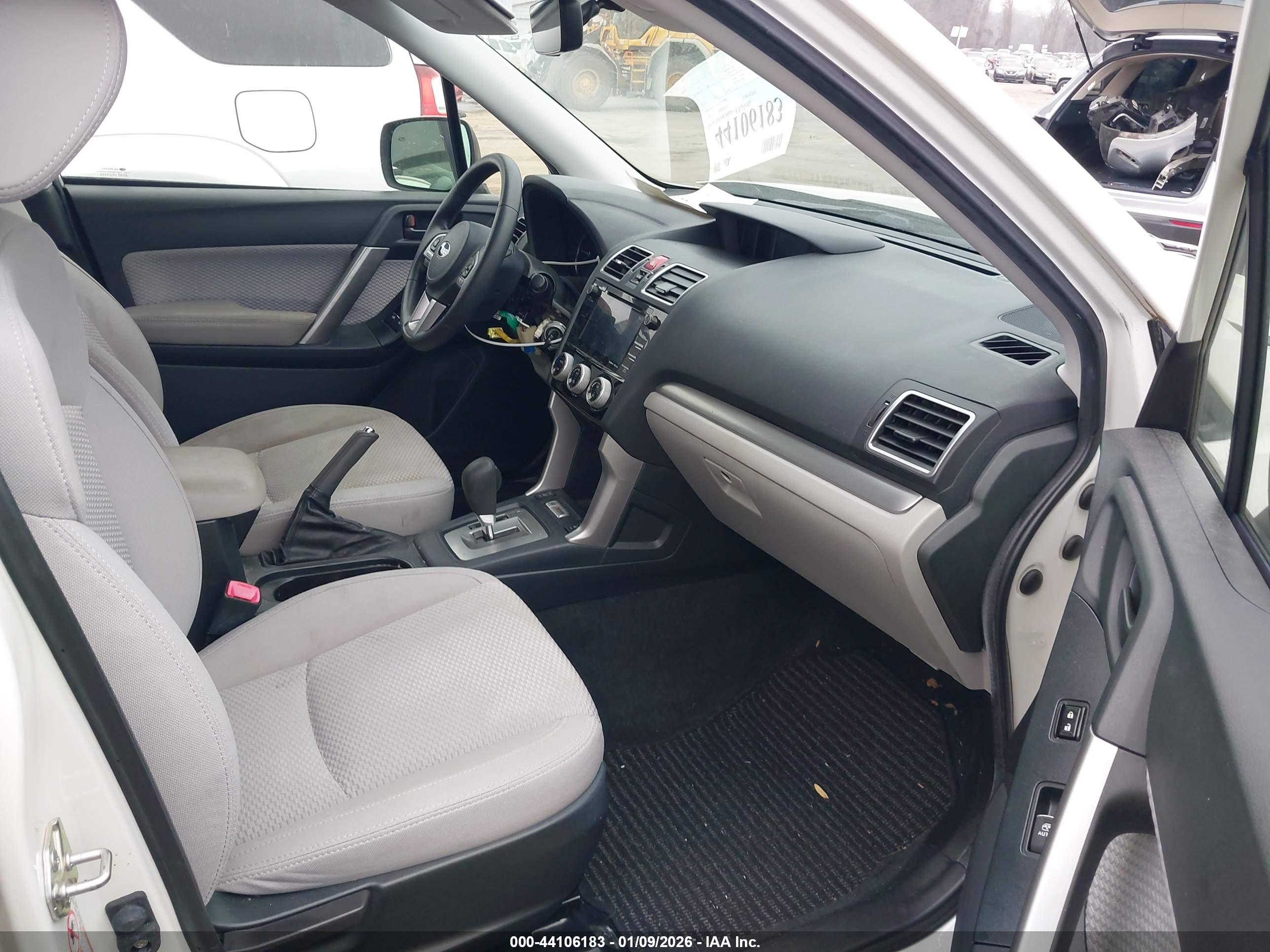 SUBARU FORESTER image 5