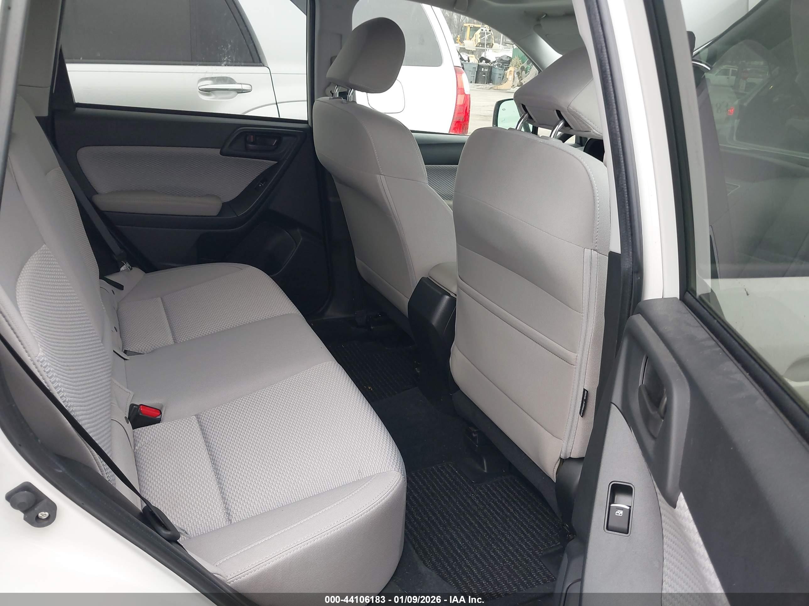 SUBARU FORESTER image 8