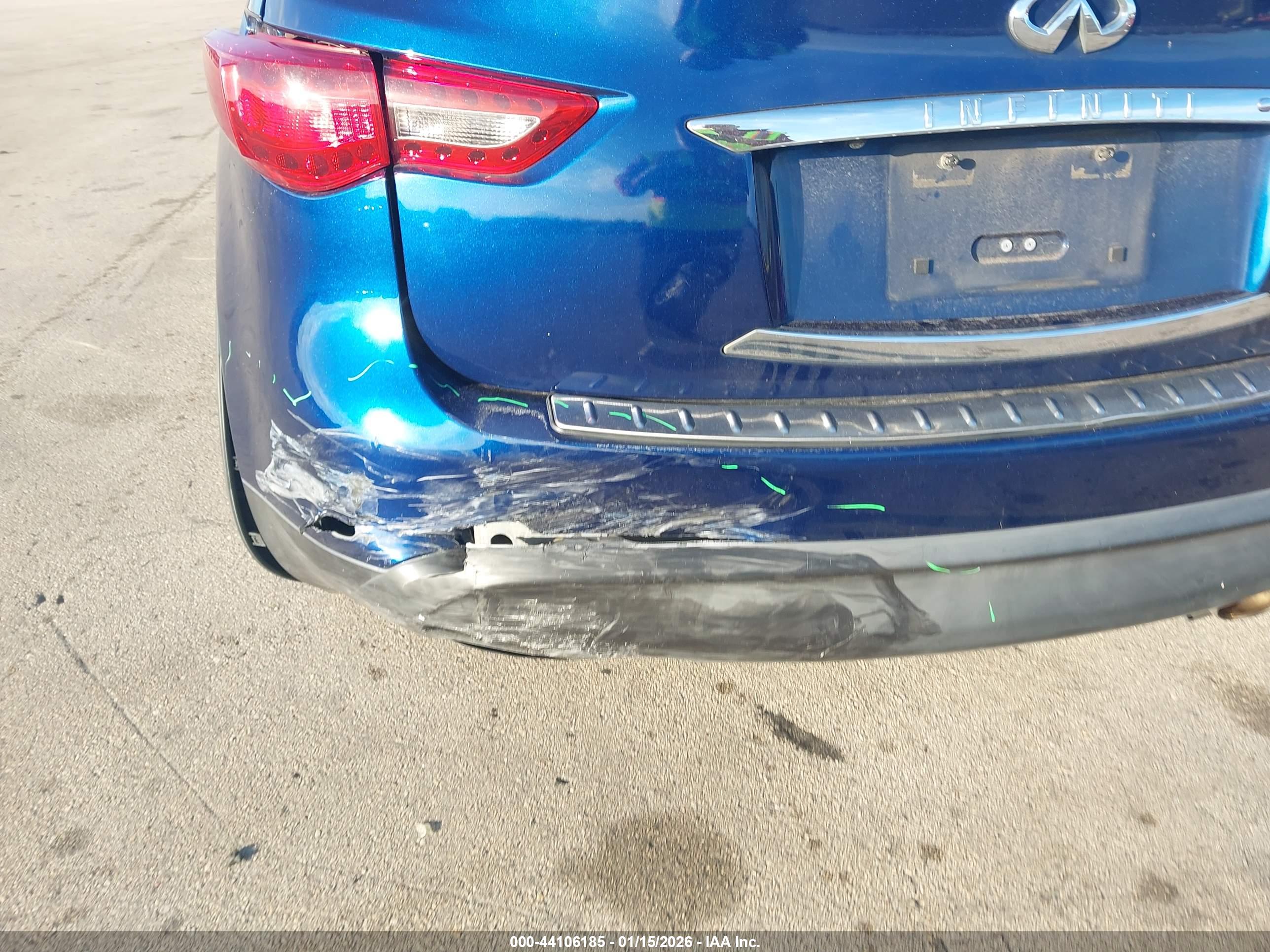 INFINITI QX70 image 6