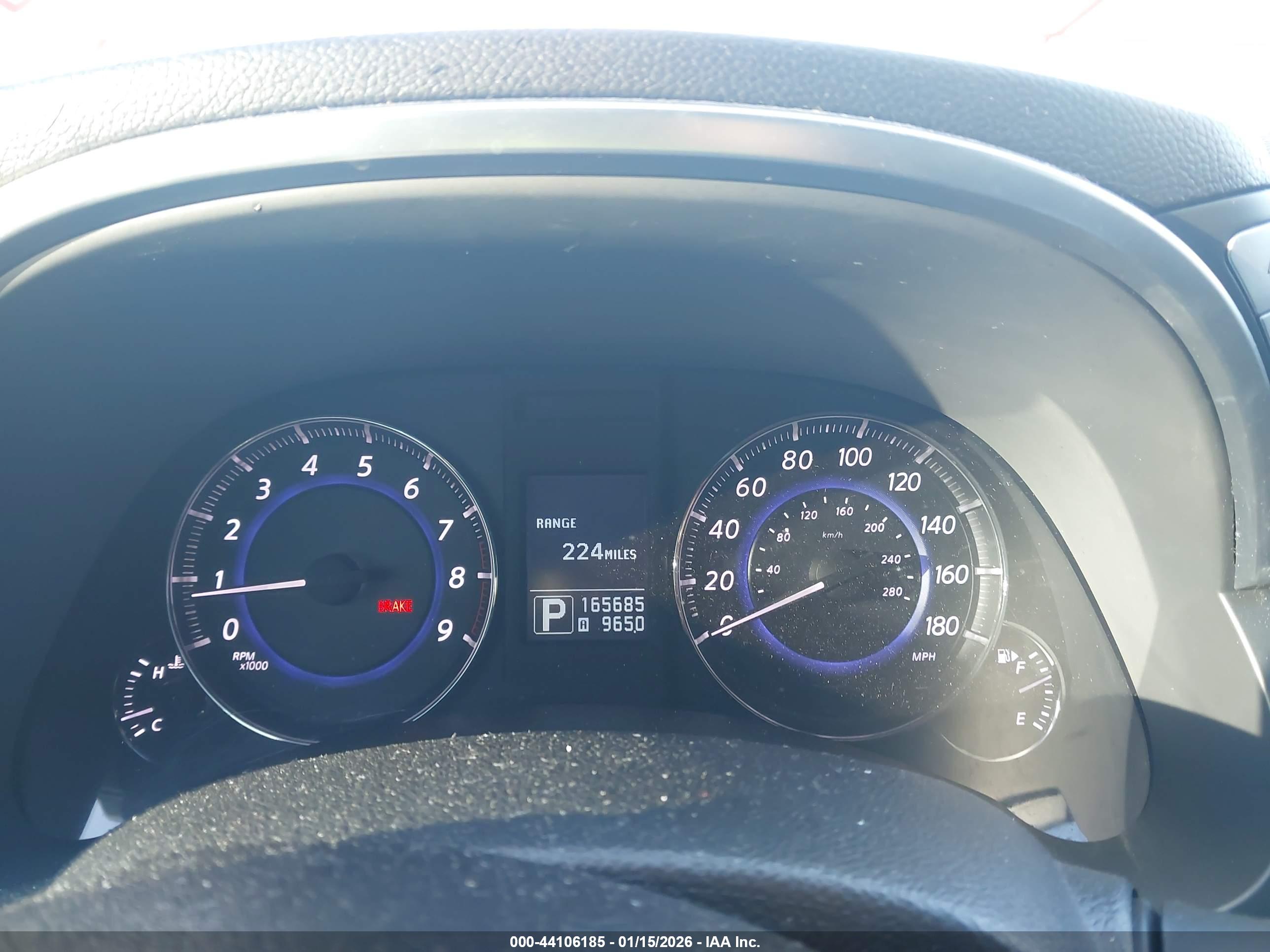INFINITI QX70 image 7