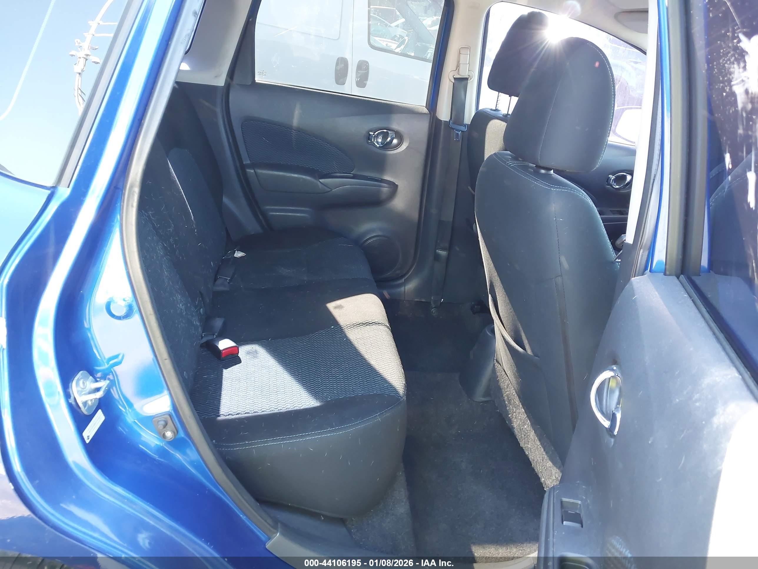 NISSAN VERSA image 8