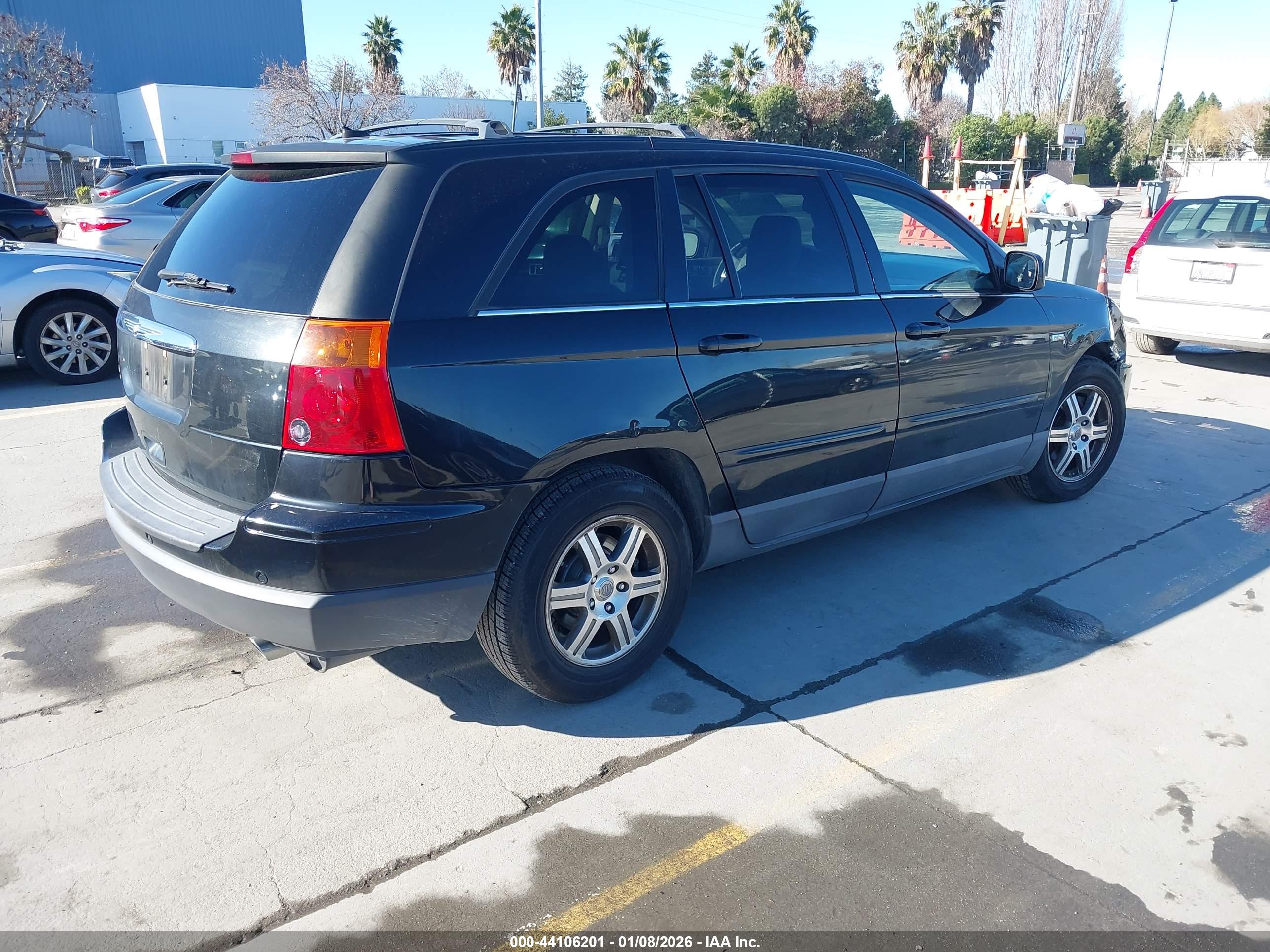 CHRYSLER PACIFICA image 4