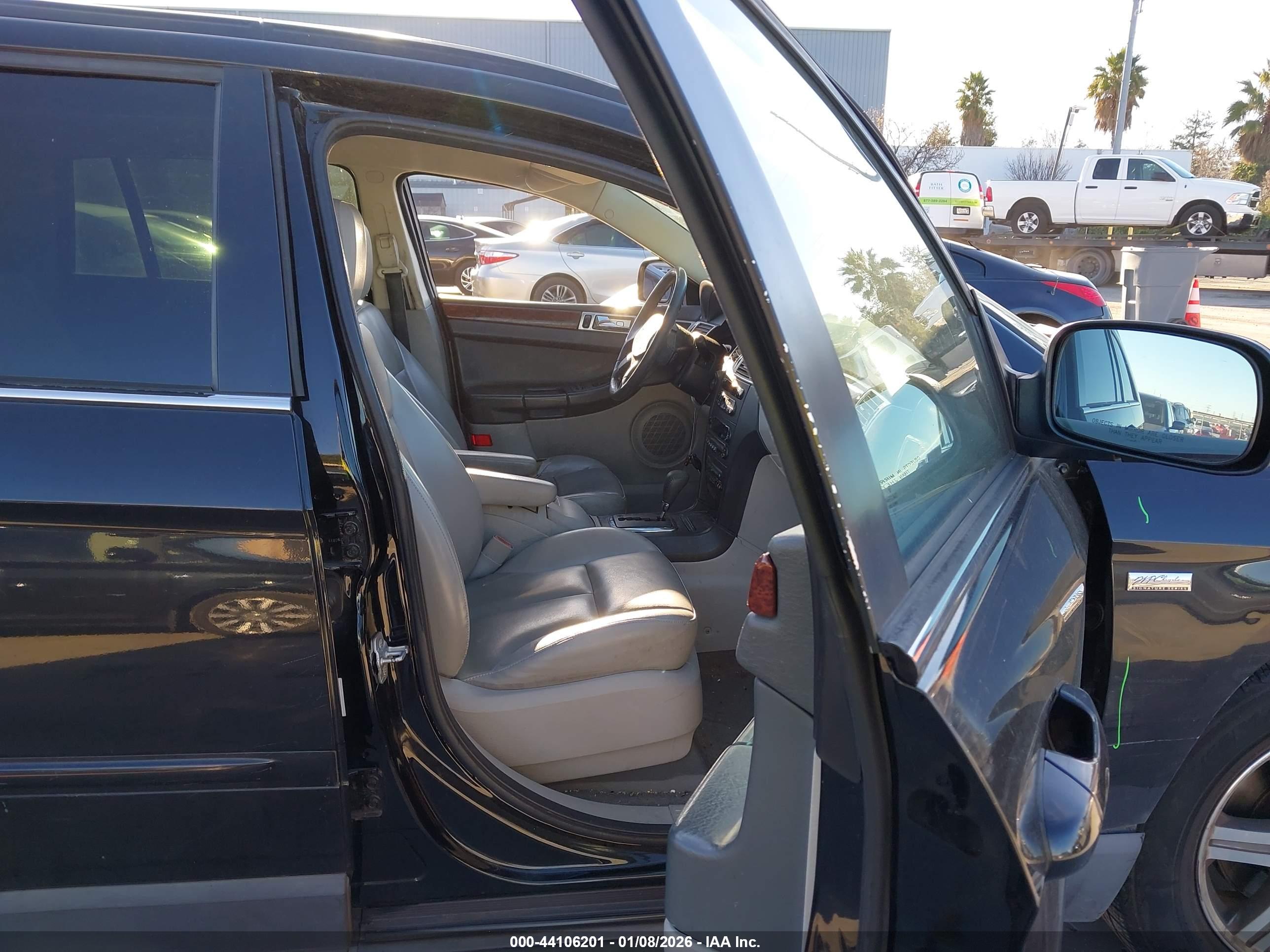 CHRYSLER PACIFICA image 5