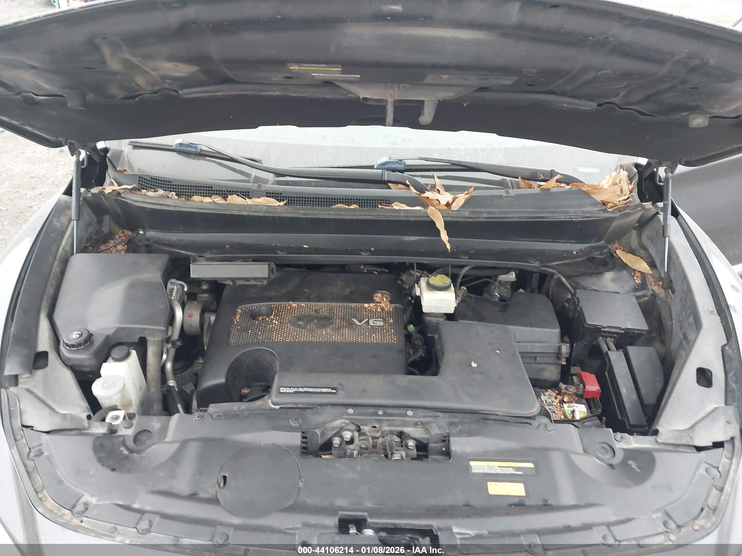 INFINITI JX35 image 10