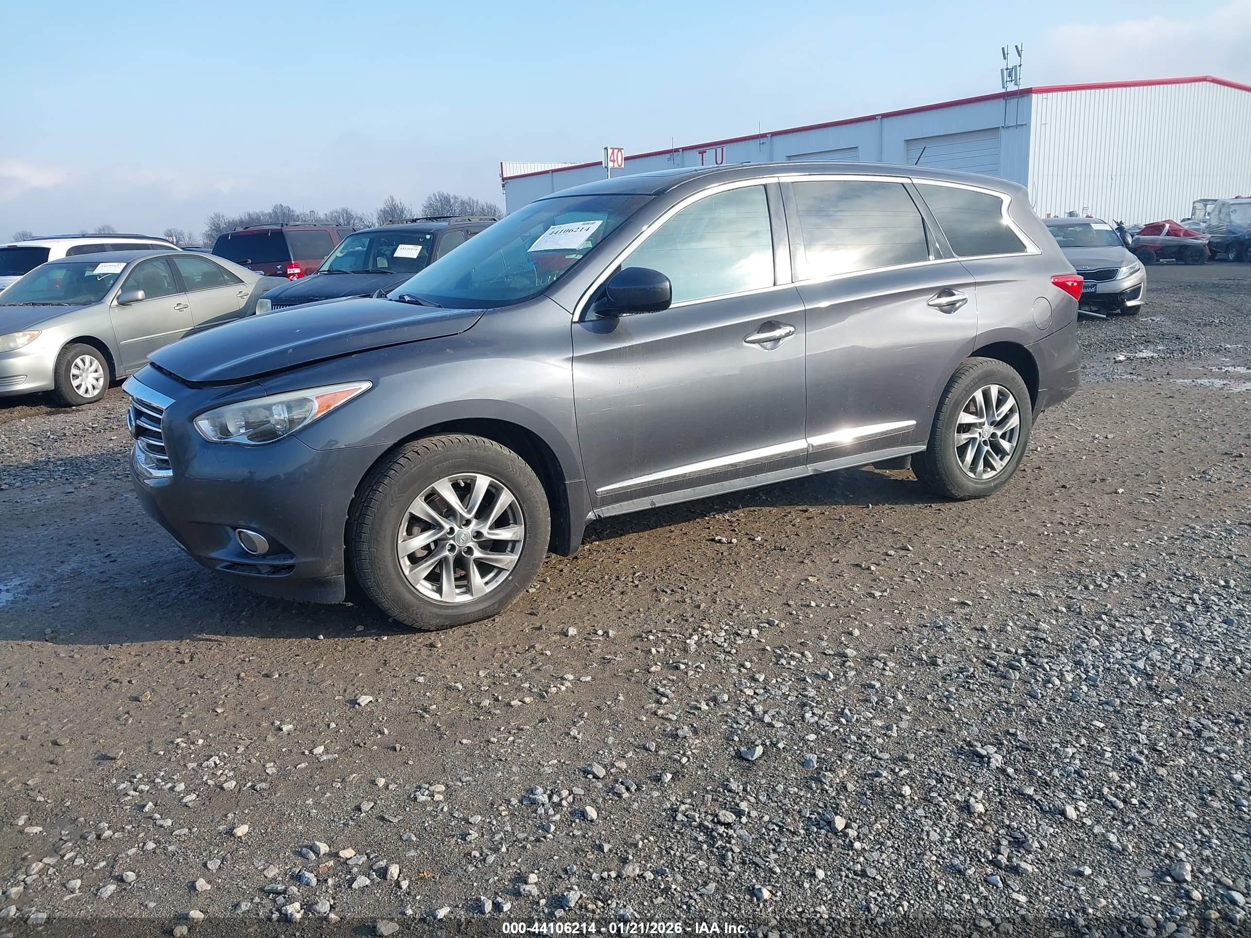 INFINITI JX35 image 2