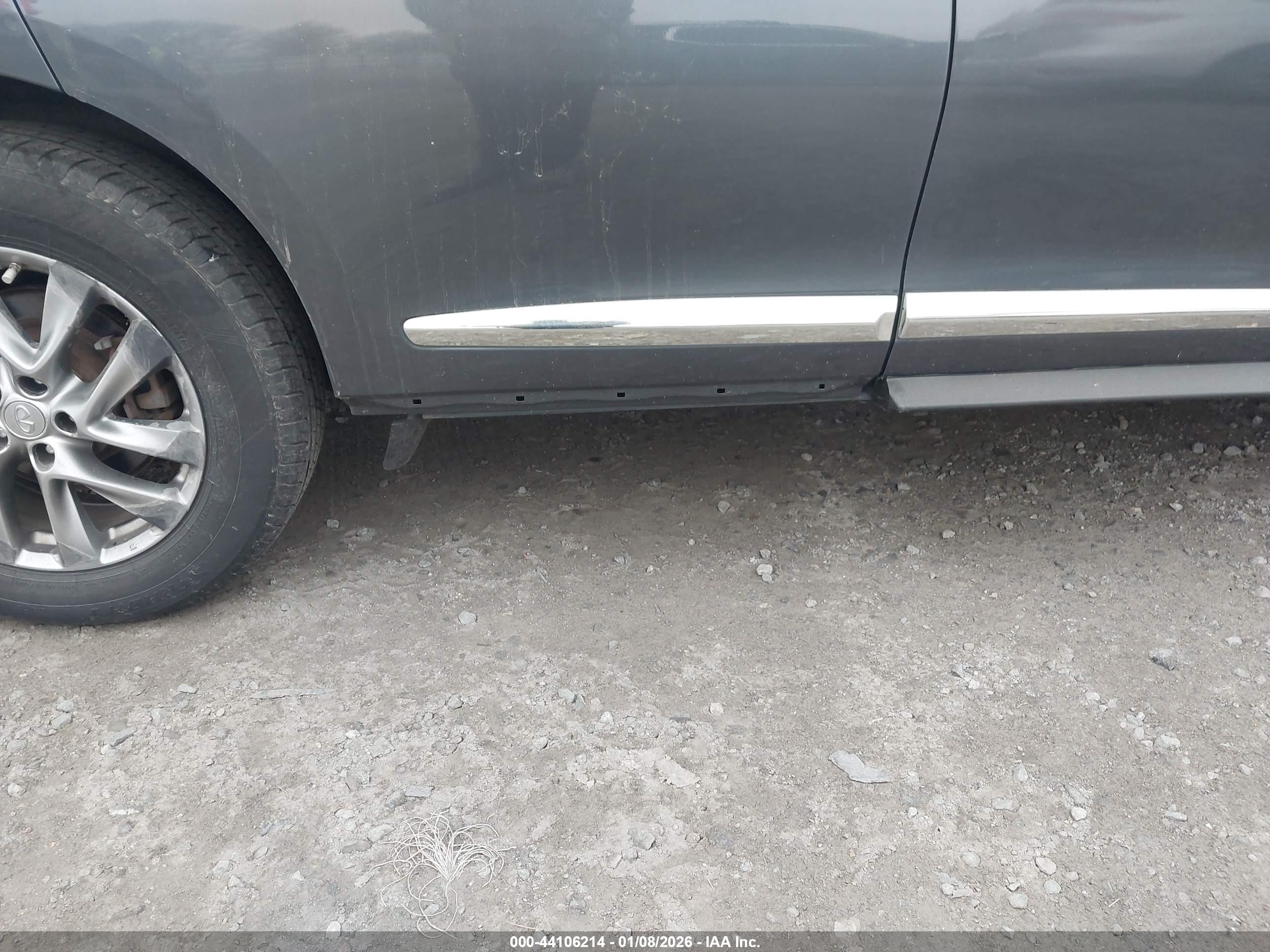 INFINITI JX35 image 6