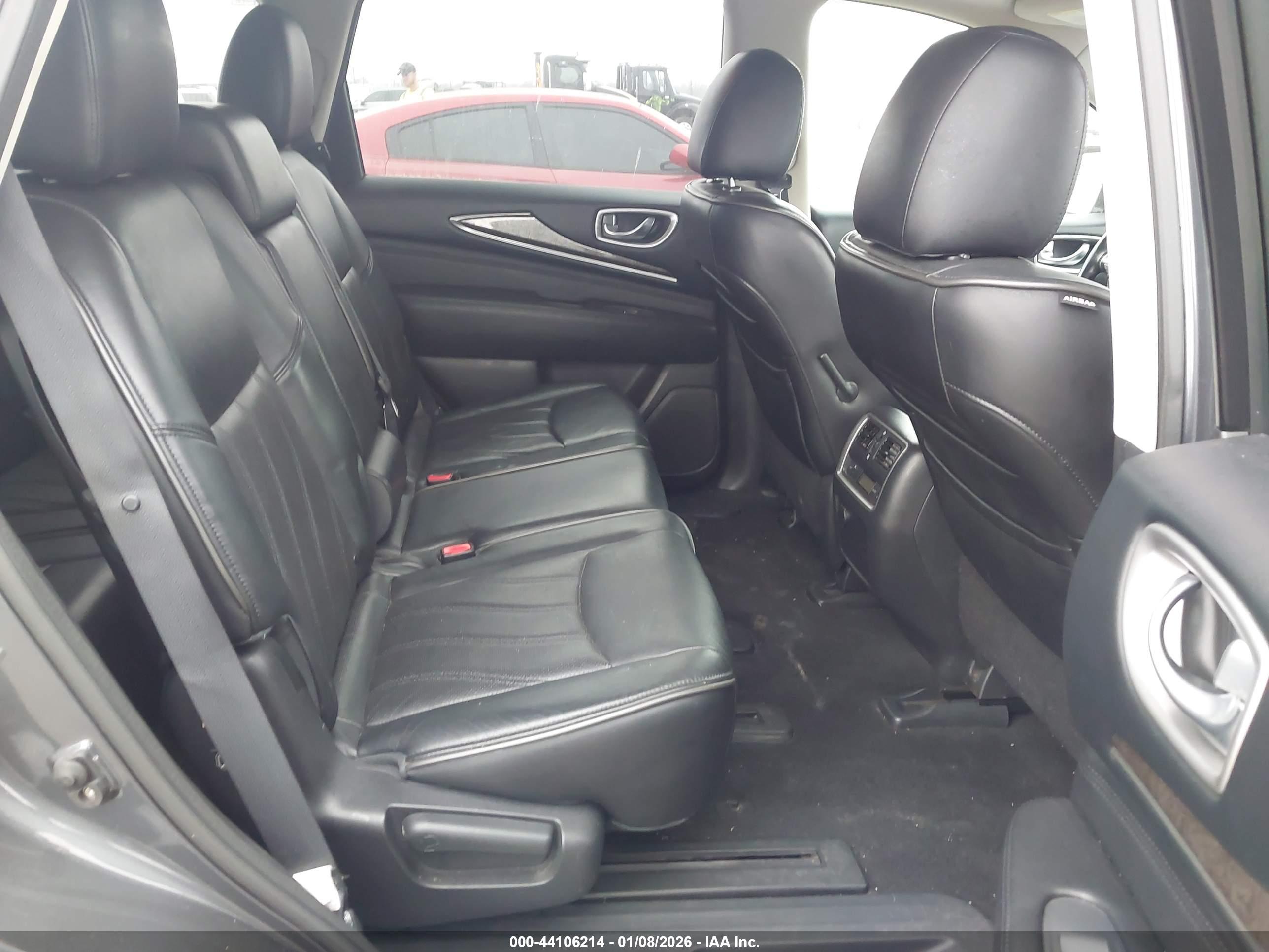 INFINITI JX35 image 8