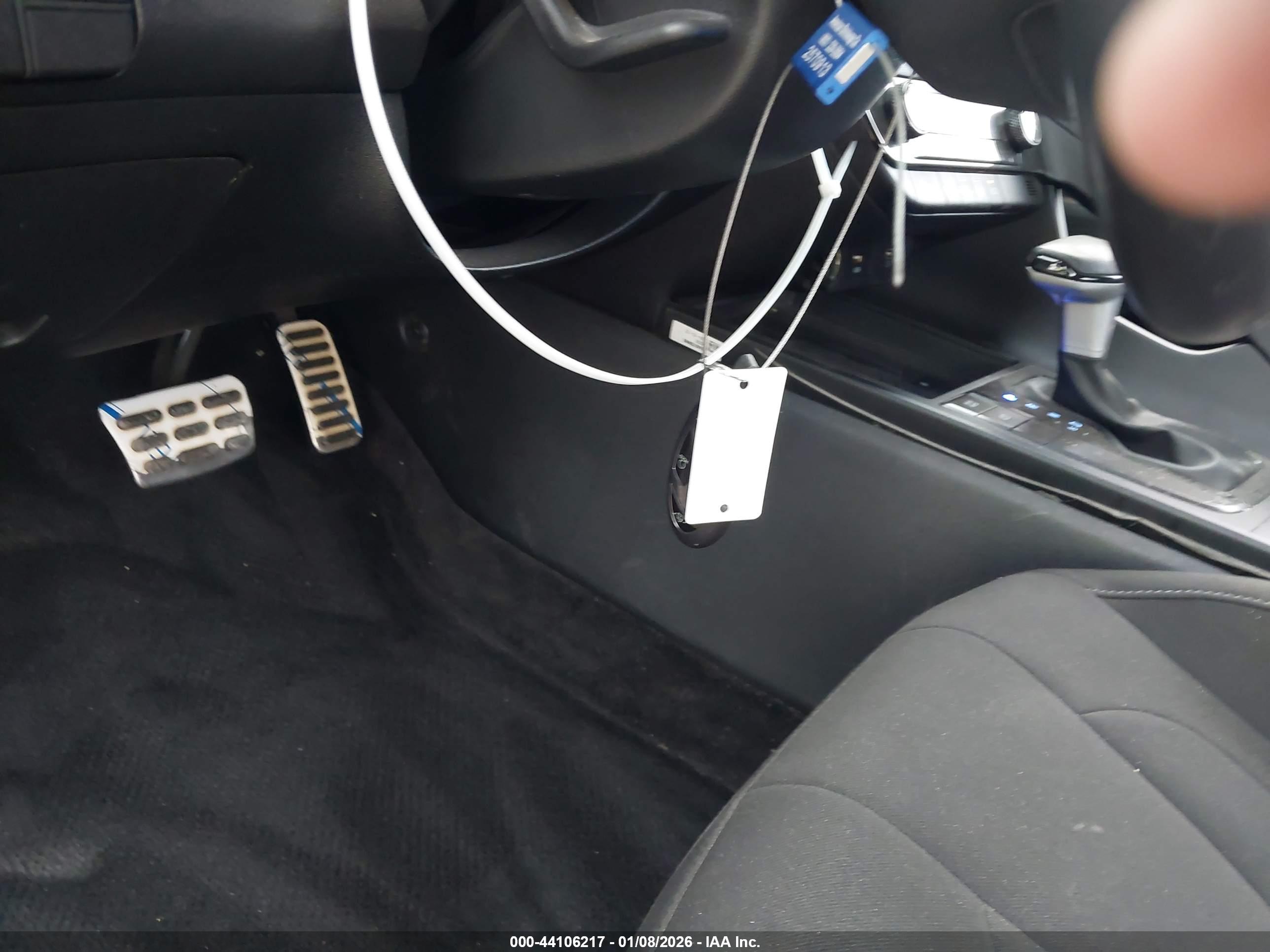 HYUNDAI ELANTRA image 11
