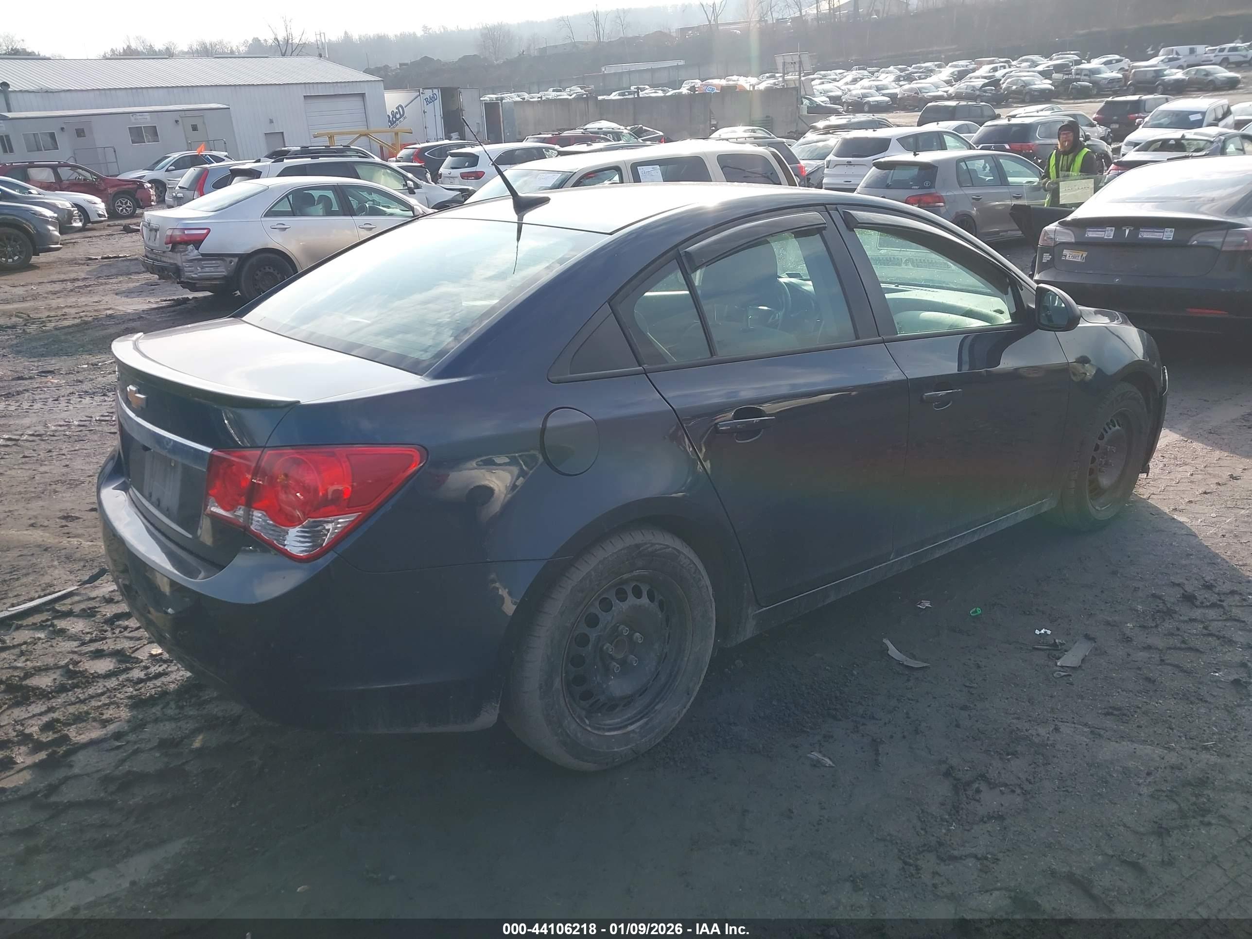 CHEVROLET CRUZE image 4