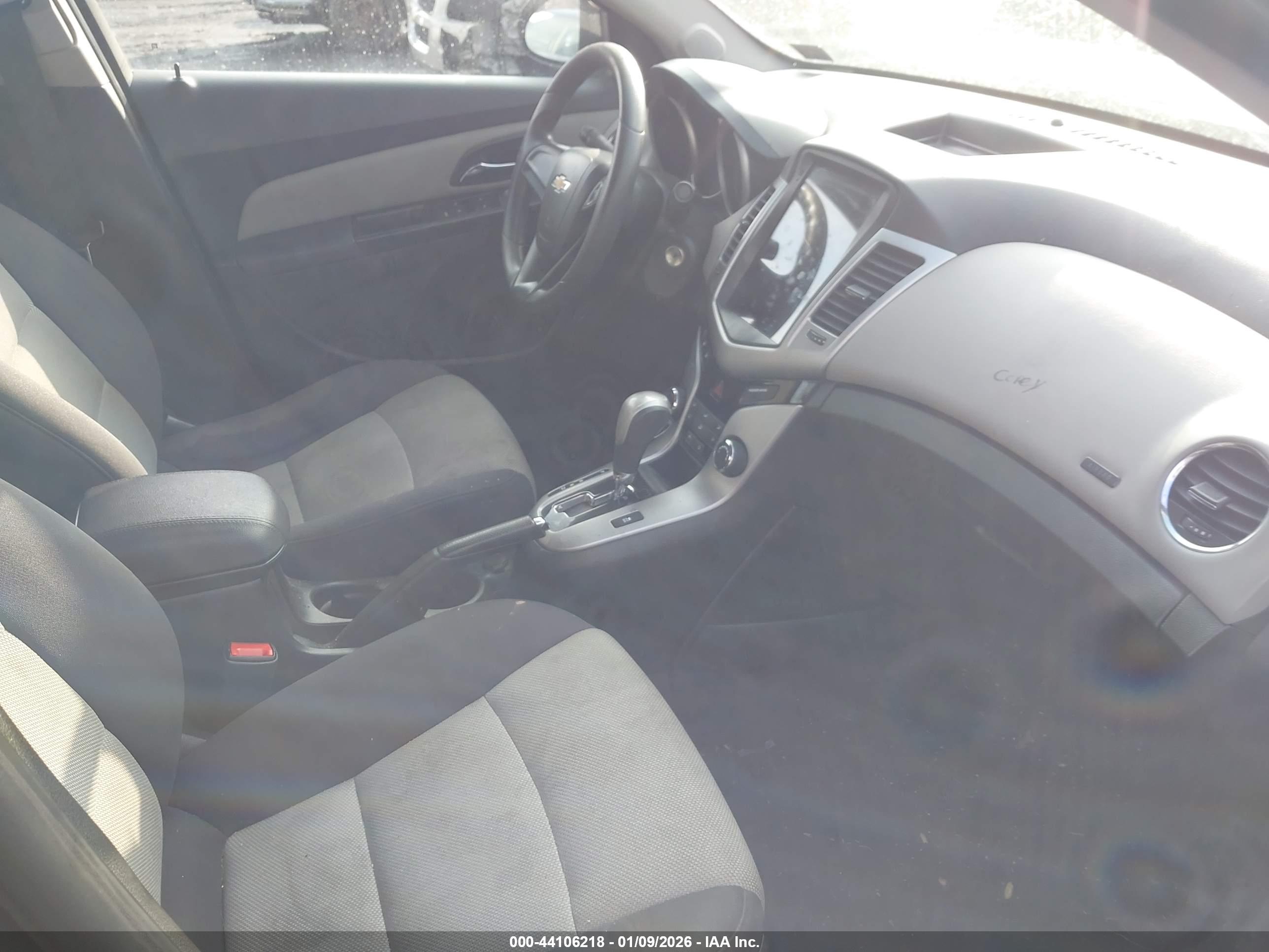 CHEVROLET CRUZE image 5