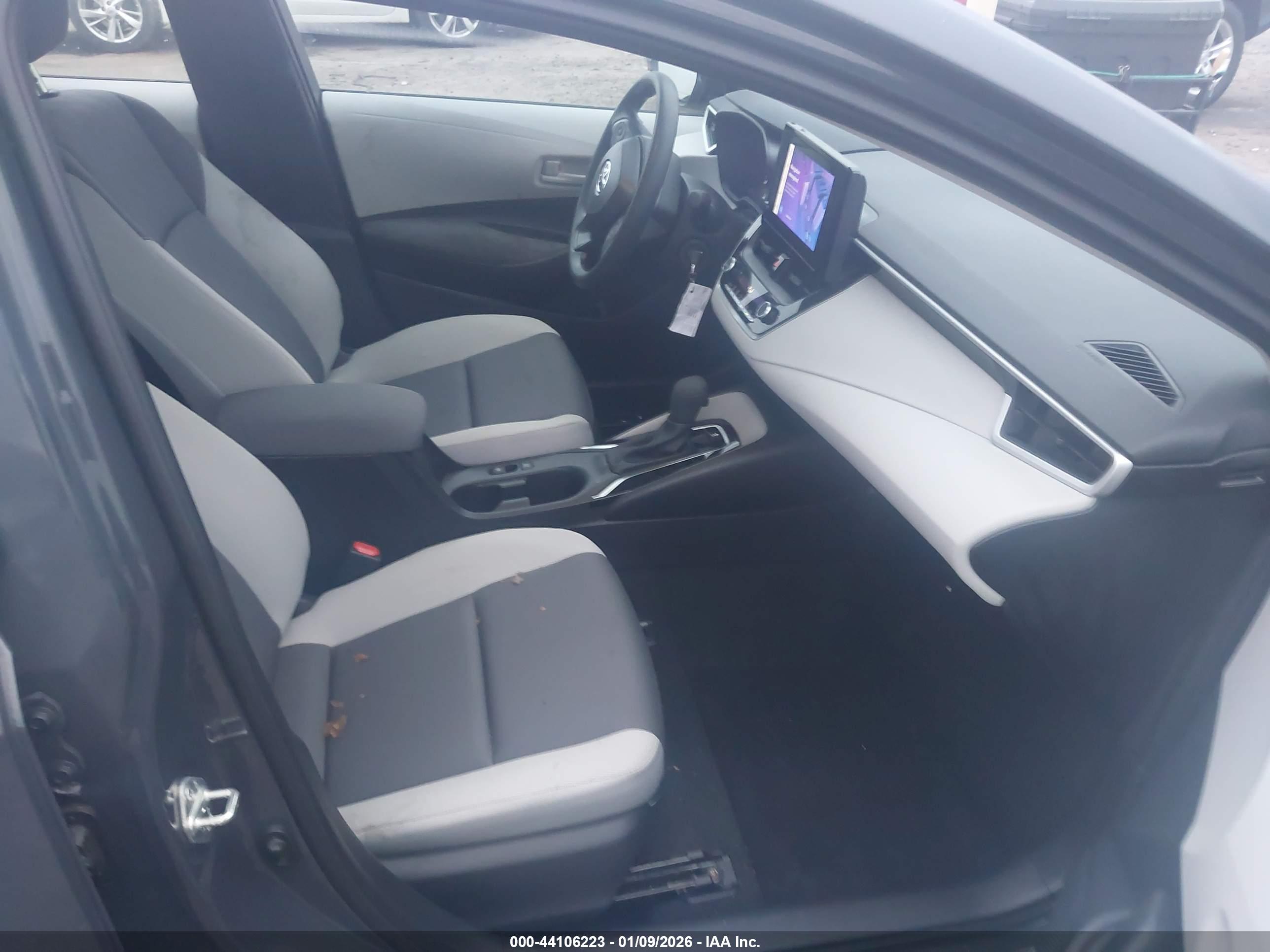 TOYOTA COROLLA image 5
