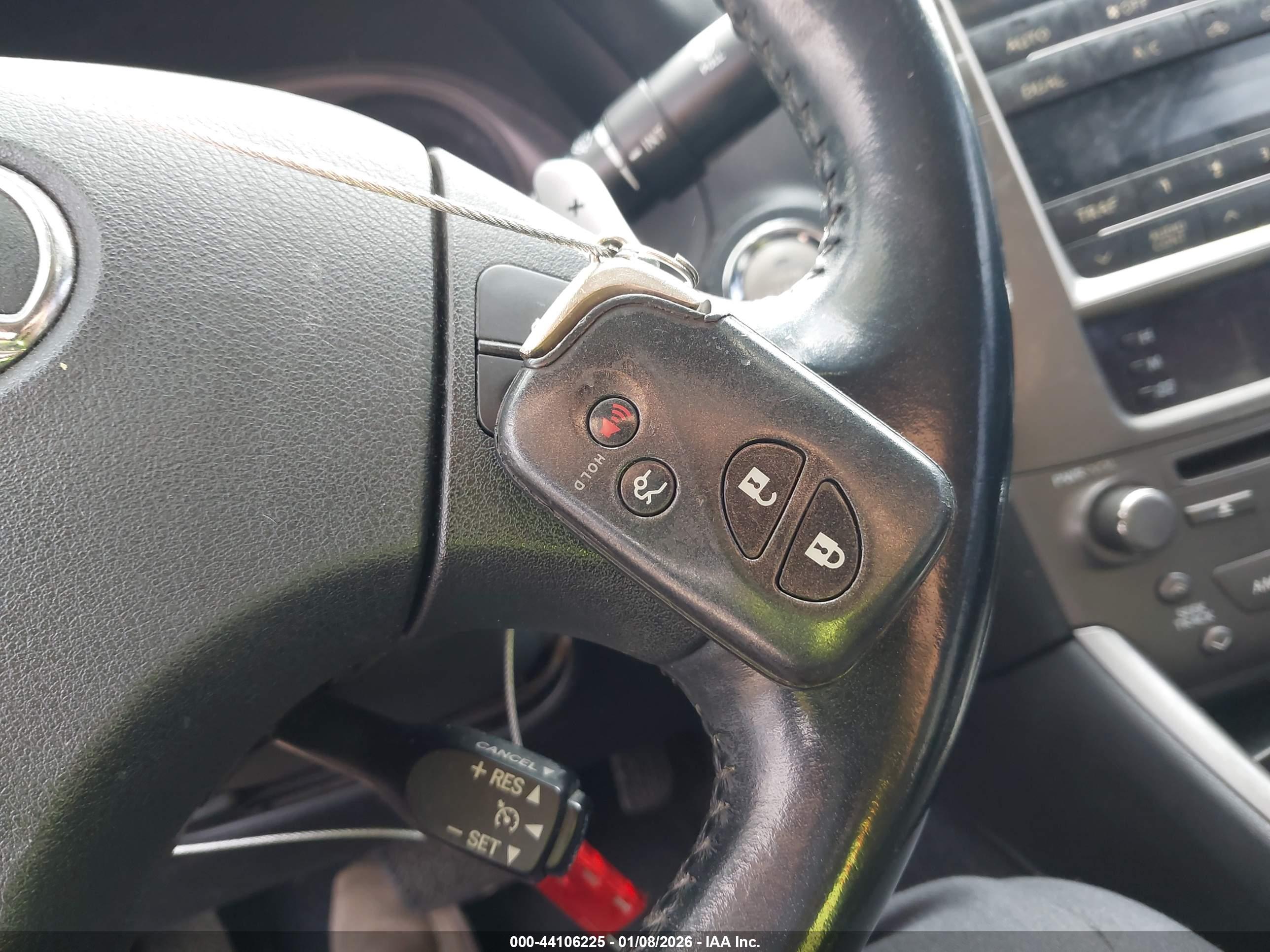 LEXUS IS image 11