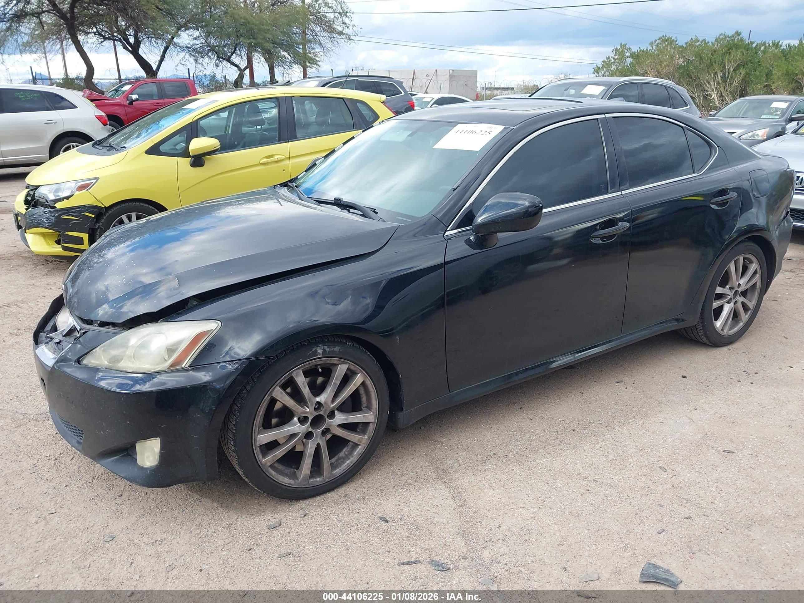 LEXUS IS image 2