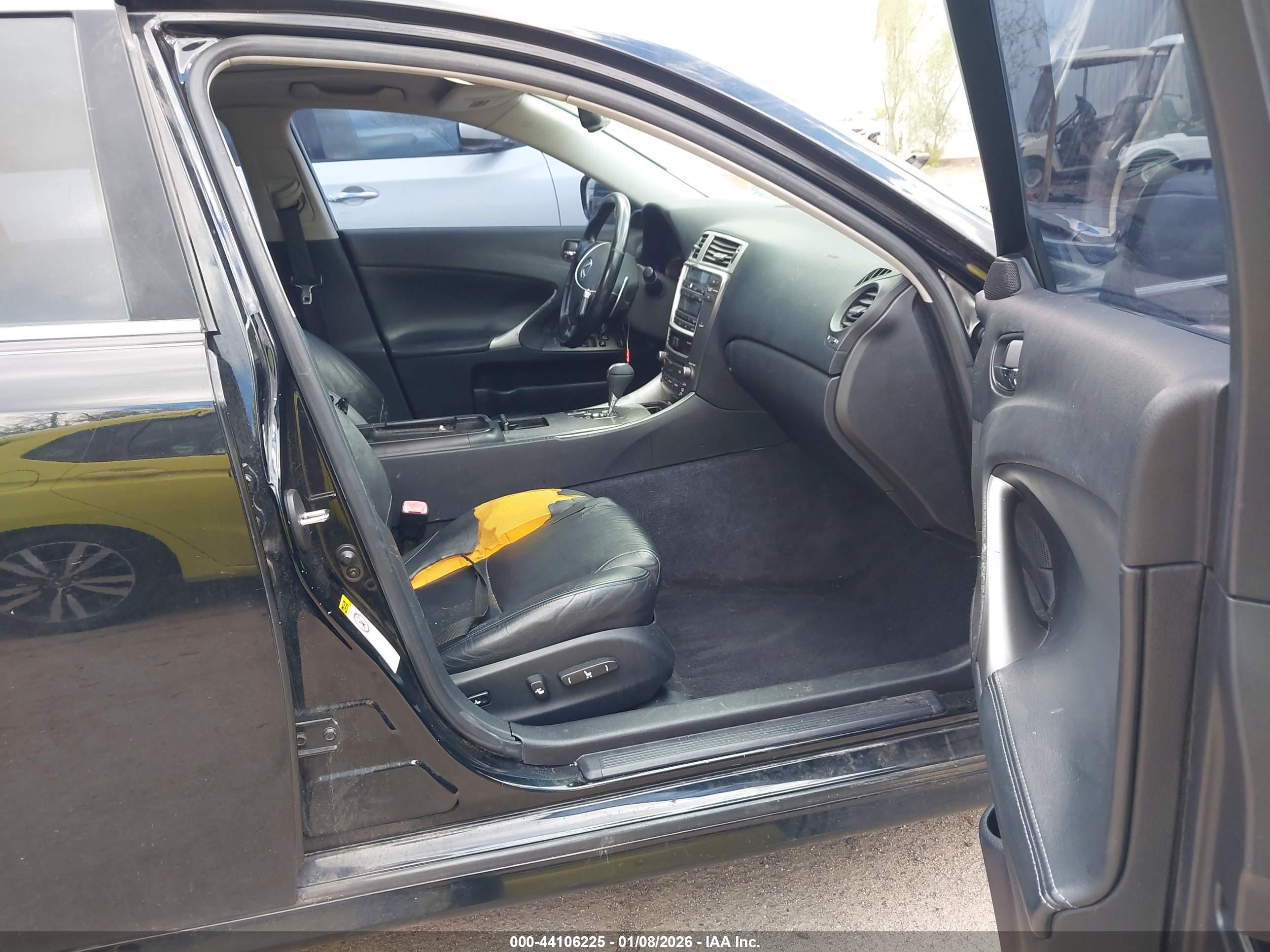 LEXUS IS image 5