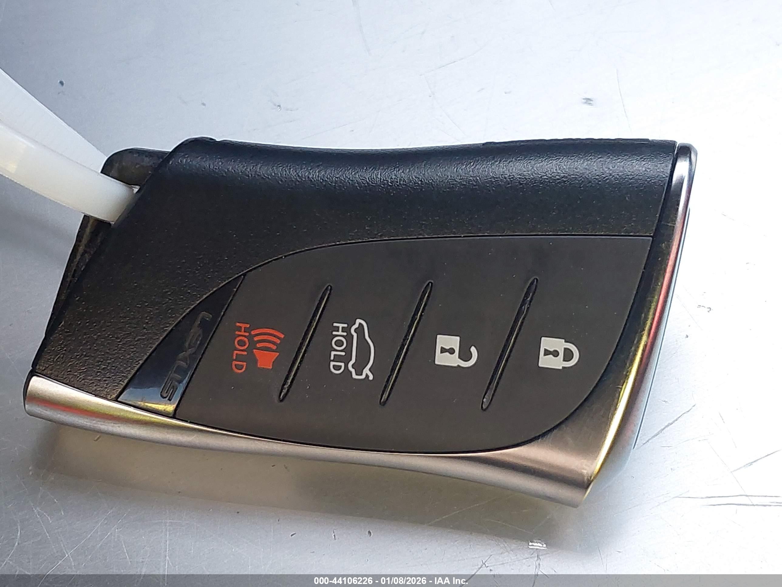 LEXUS ES image 11