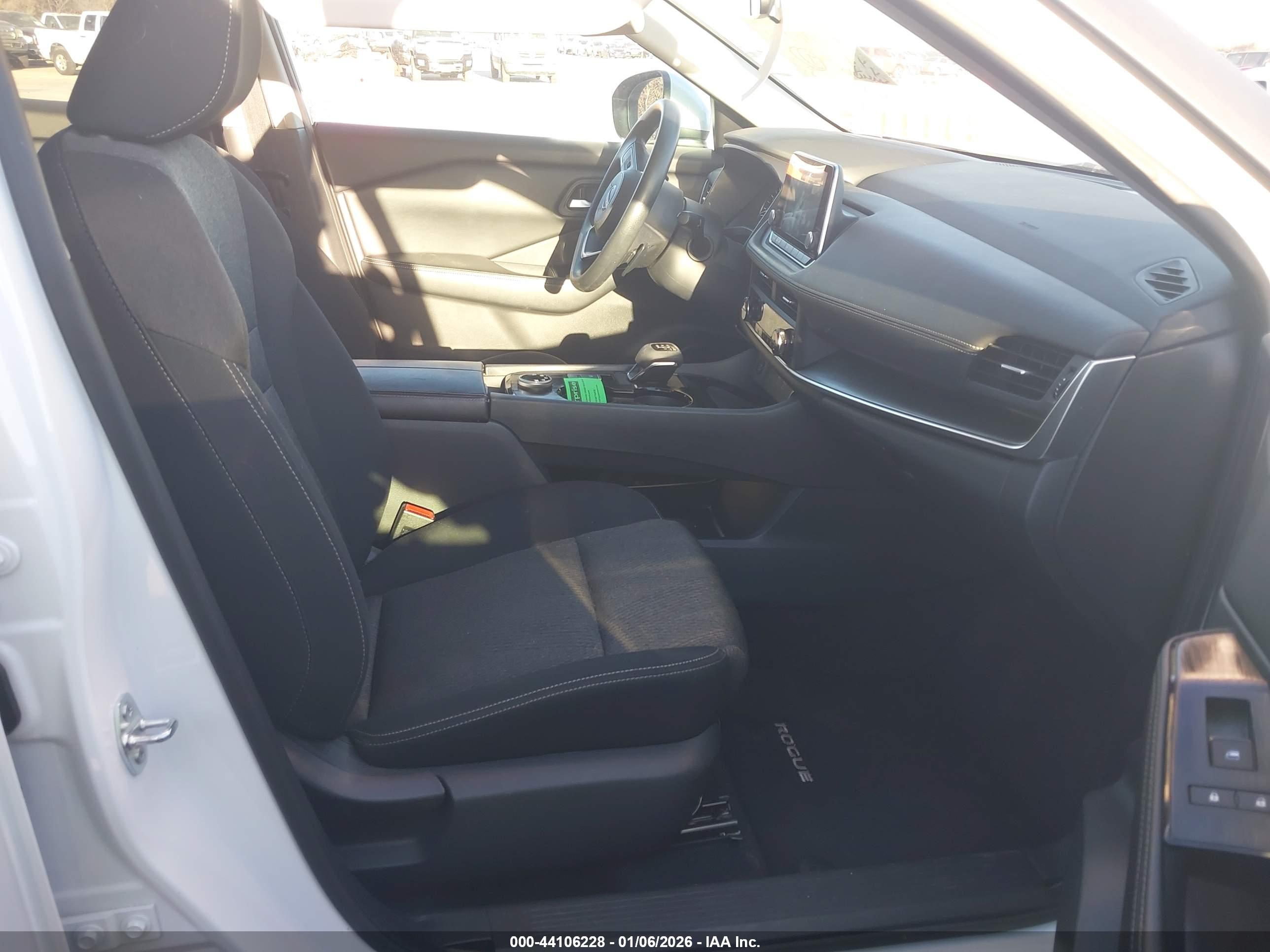 NISSAN ROGUE image 5