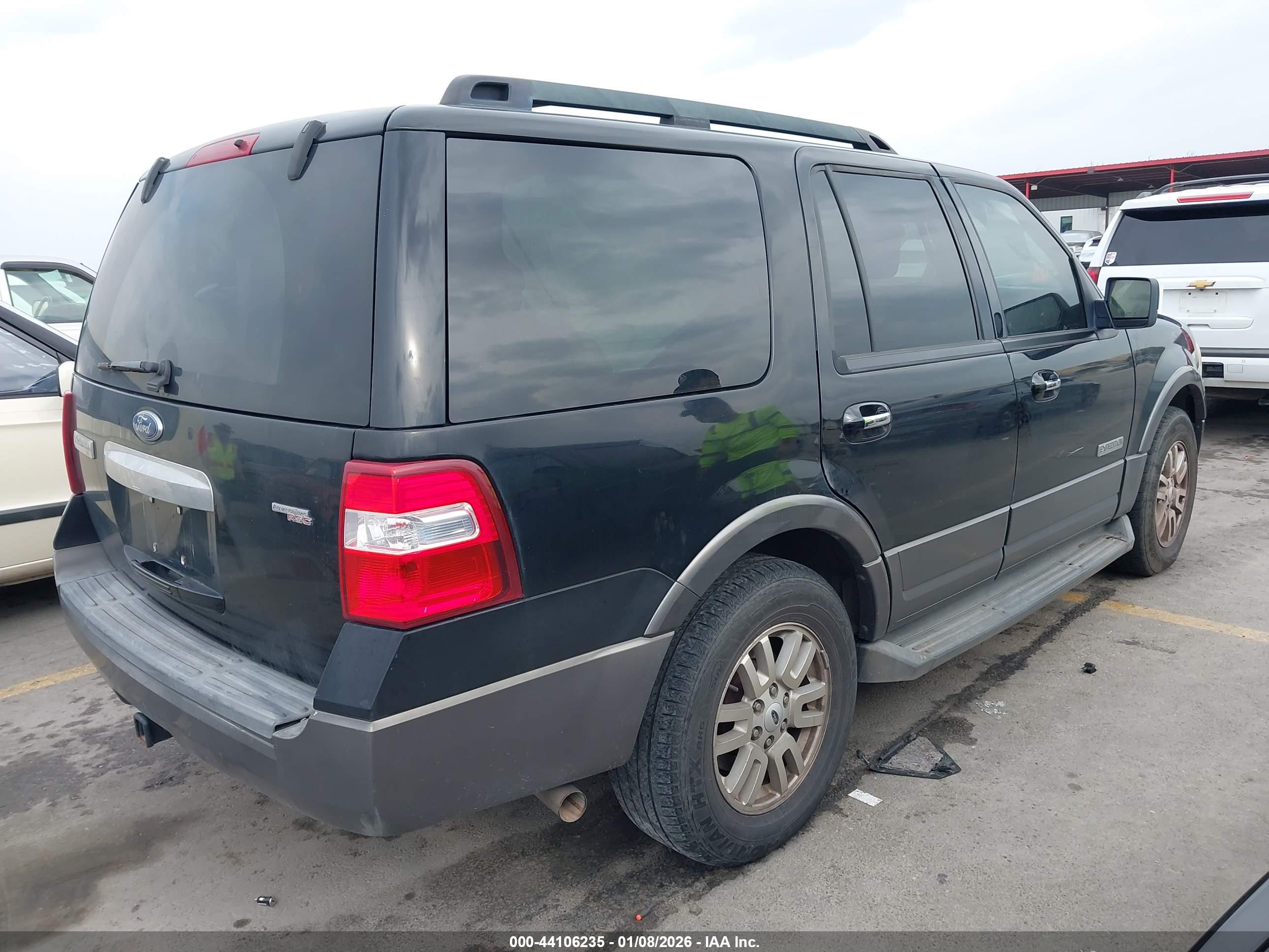 FORD EXPEDITION image 4