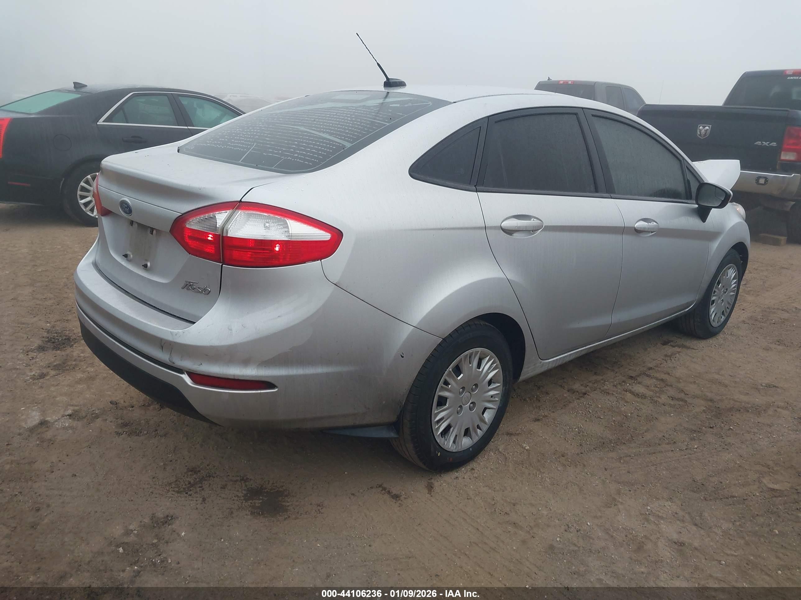 FORD FIESTA image 4