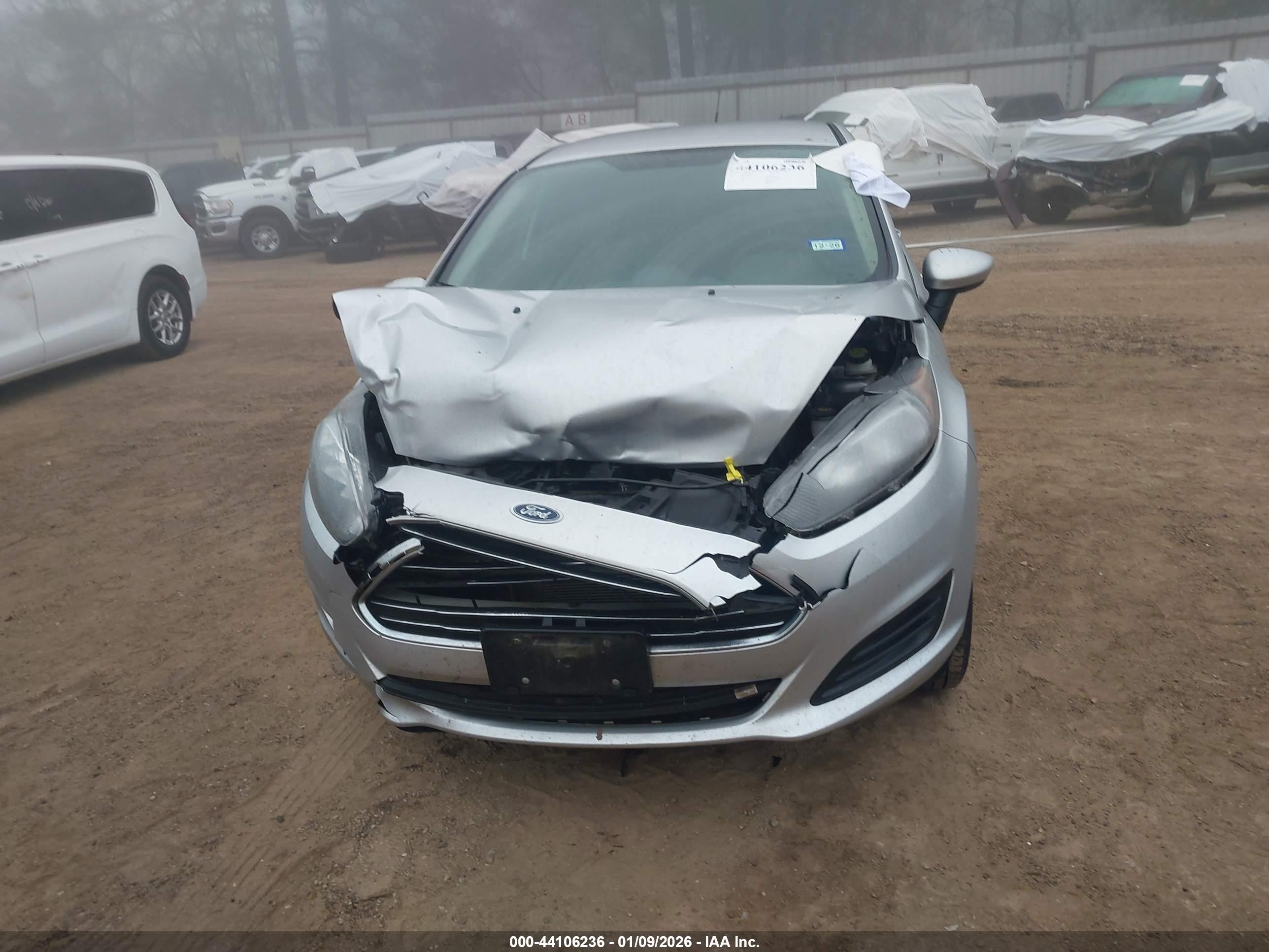 FORD FIESTA image 6