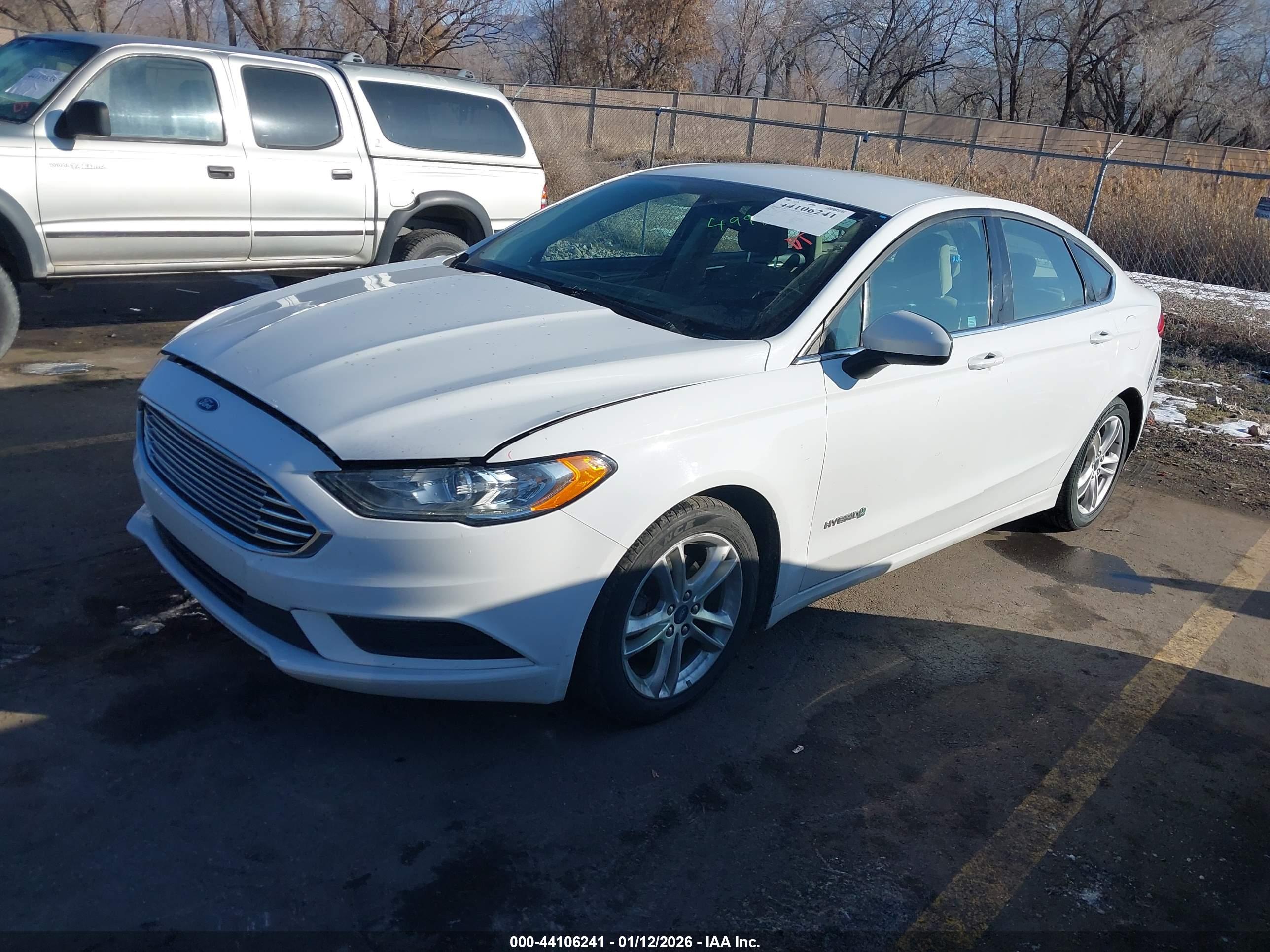 FORD FUSION image 2