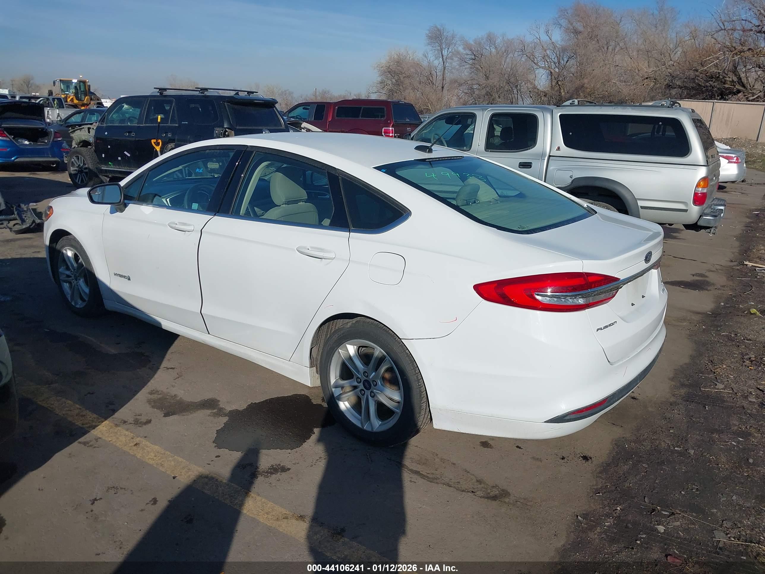 FORD FUSION image 3