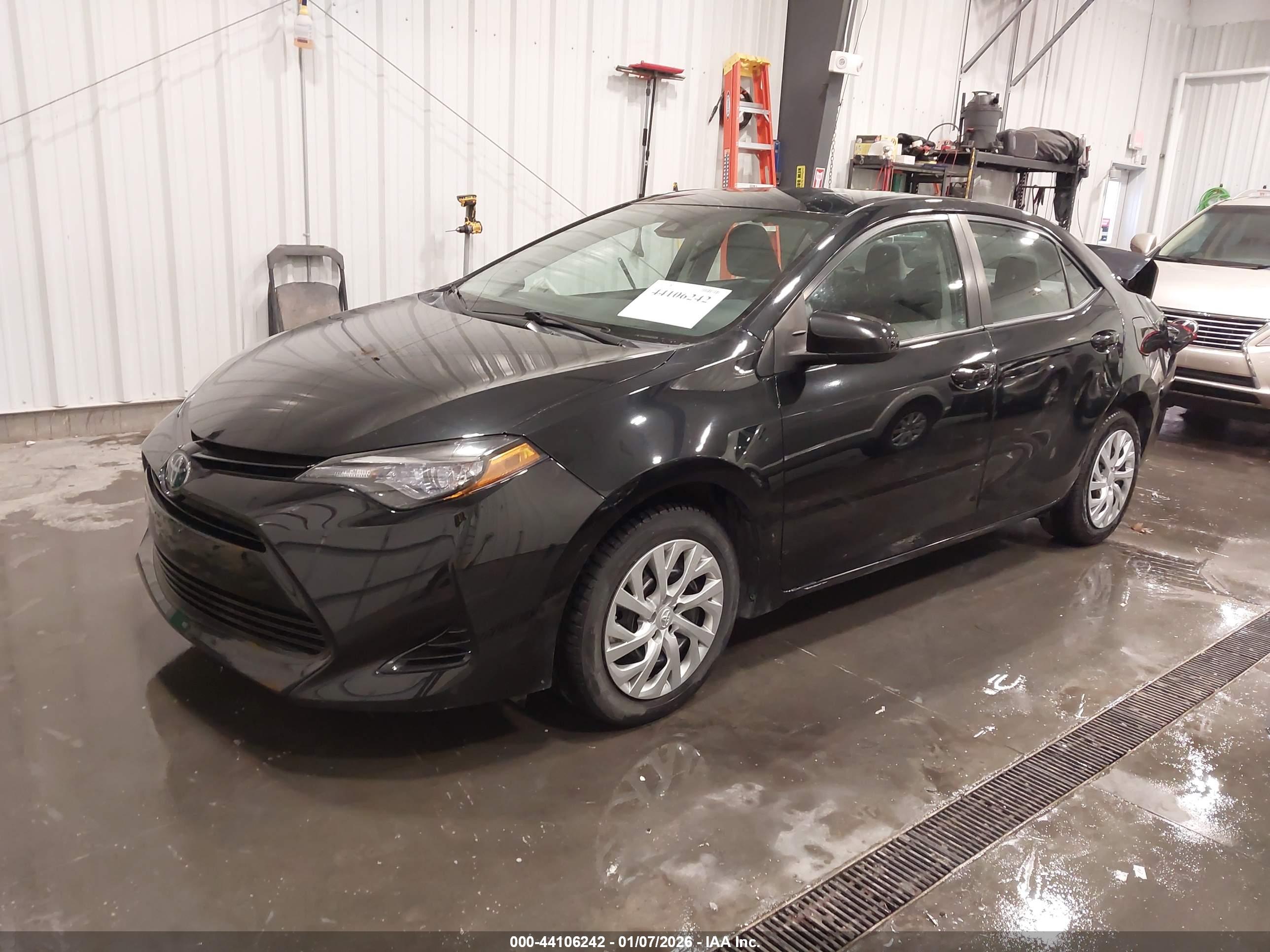 TOYOTA COROLLA image 2