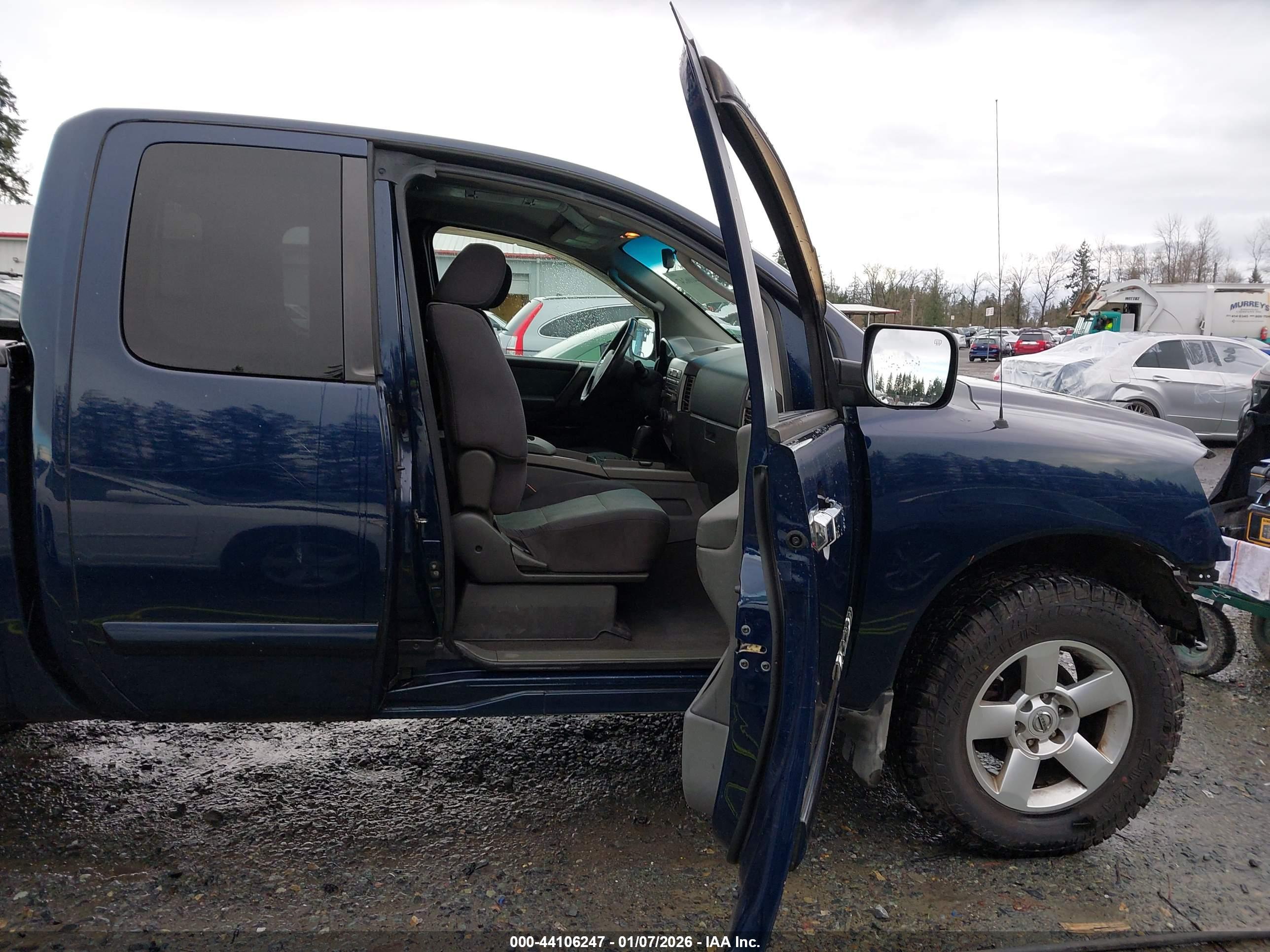 NISSAN TITAN image 5