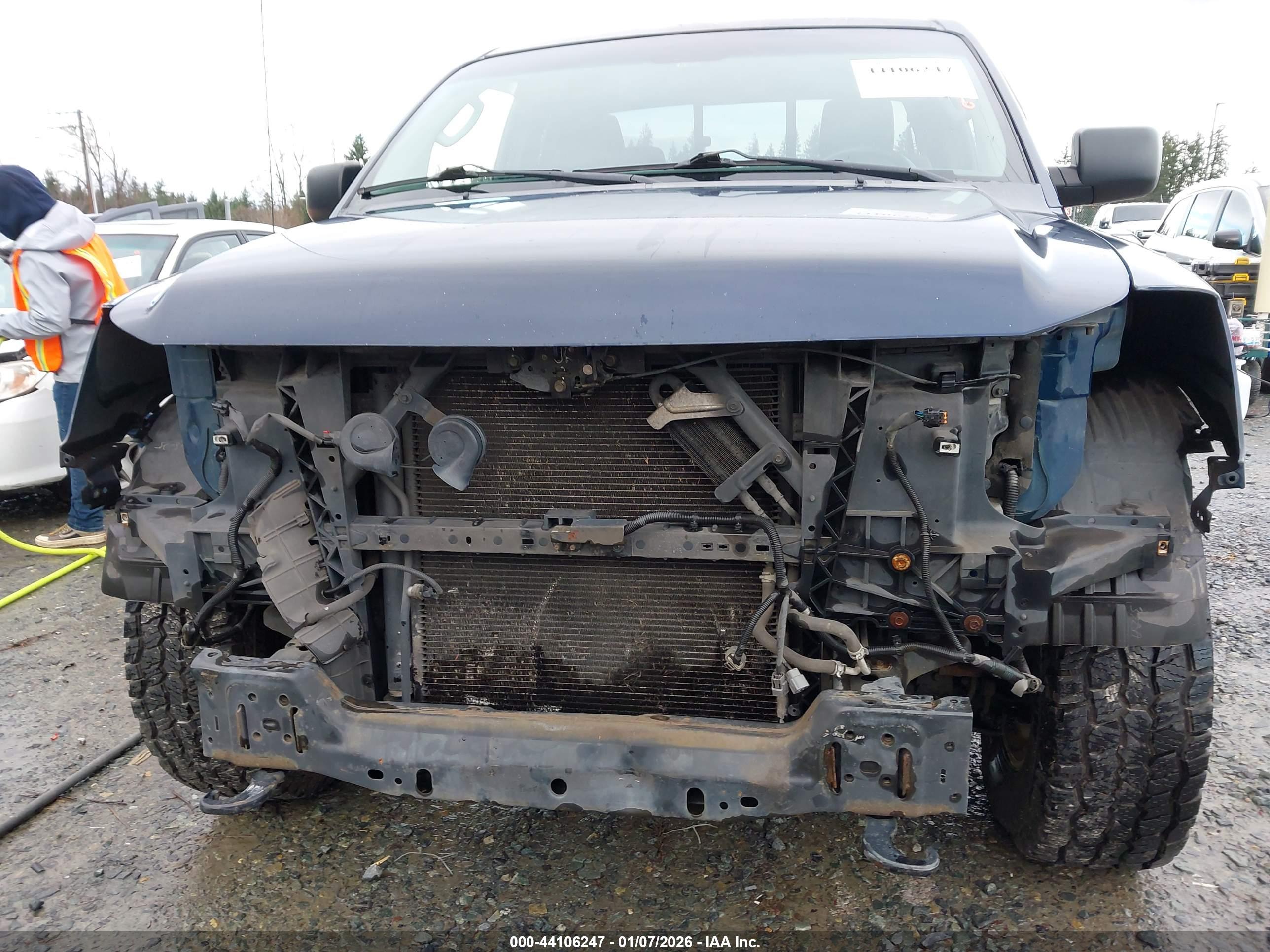 NISSAN TITAN image 6