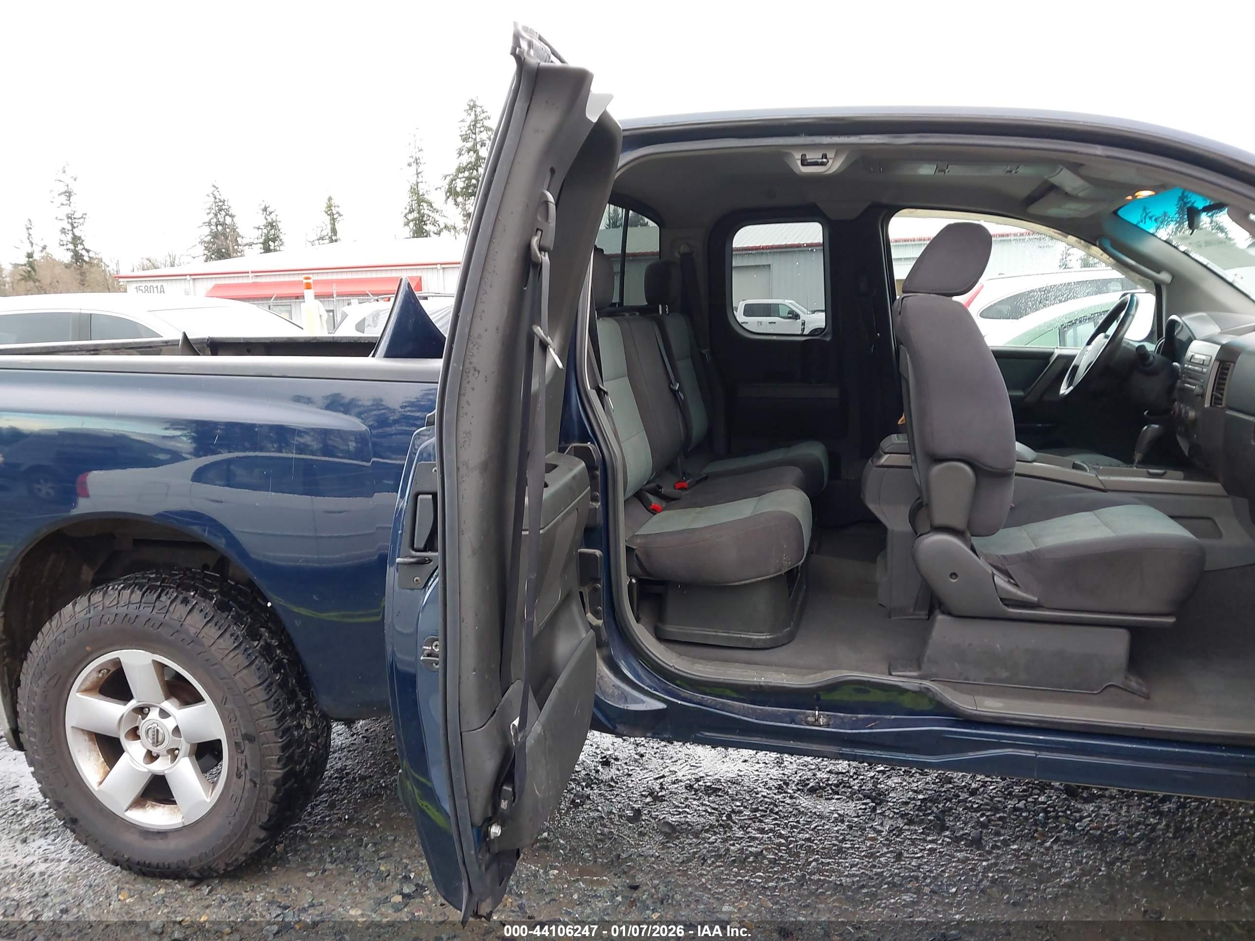 NISSAN TITAN image 8