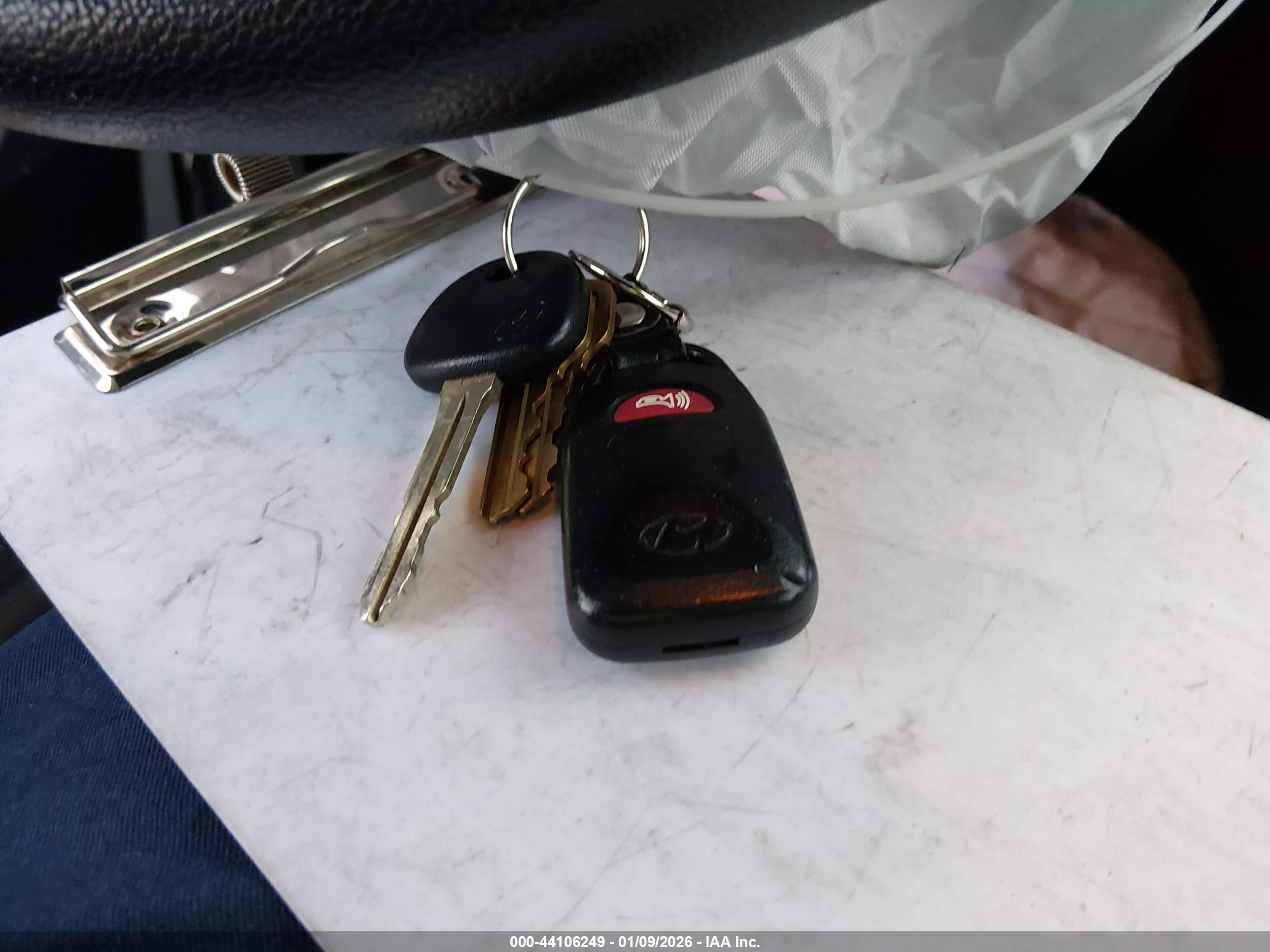 HYUNDAI ELANTRA image 11