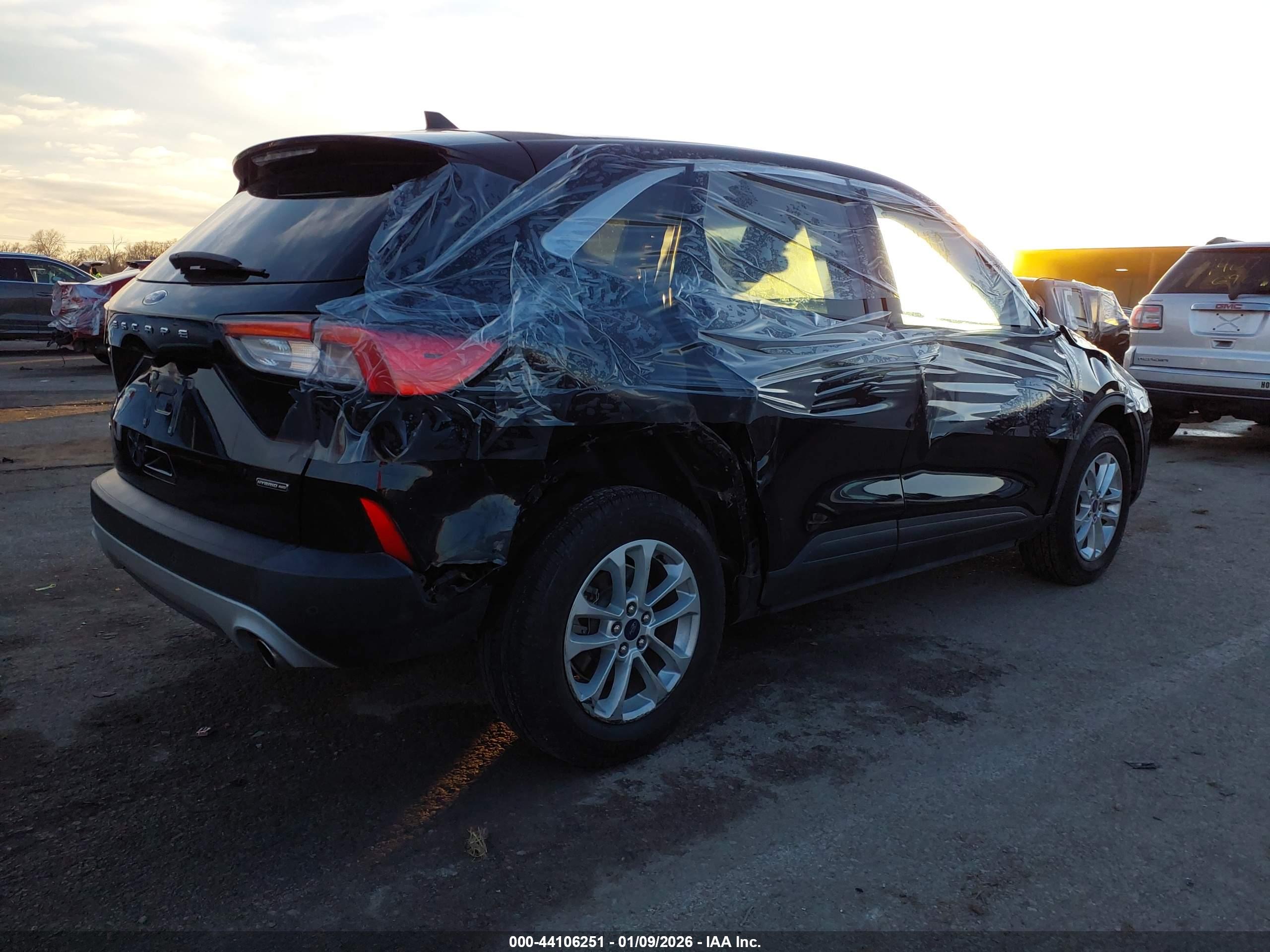 FORD ESCAPE image 4
