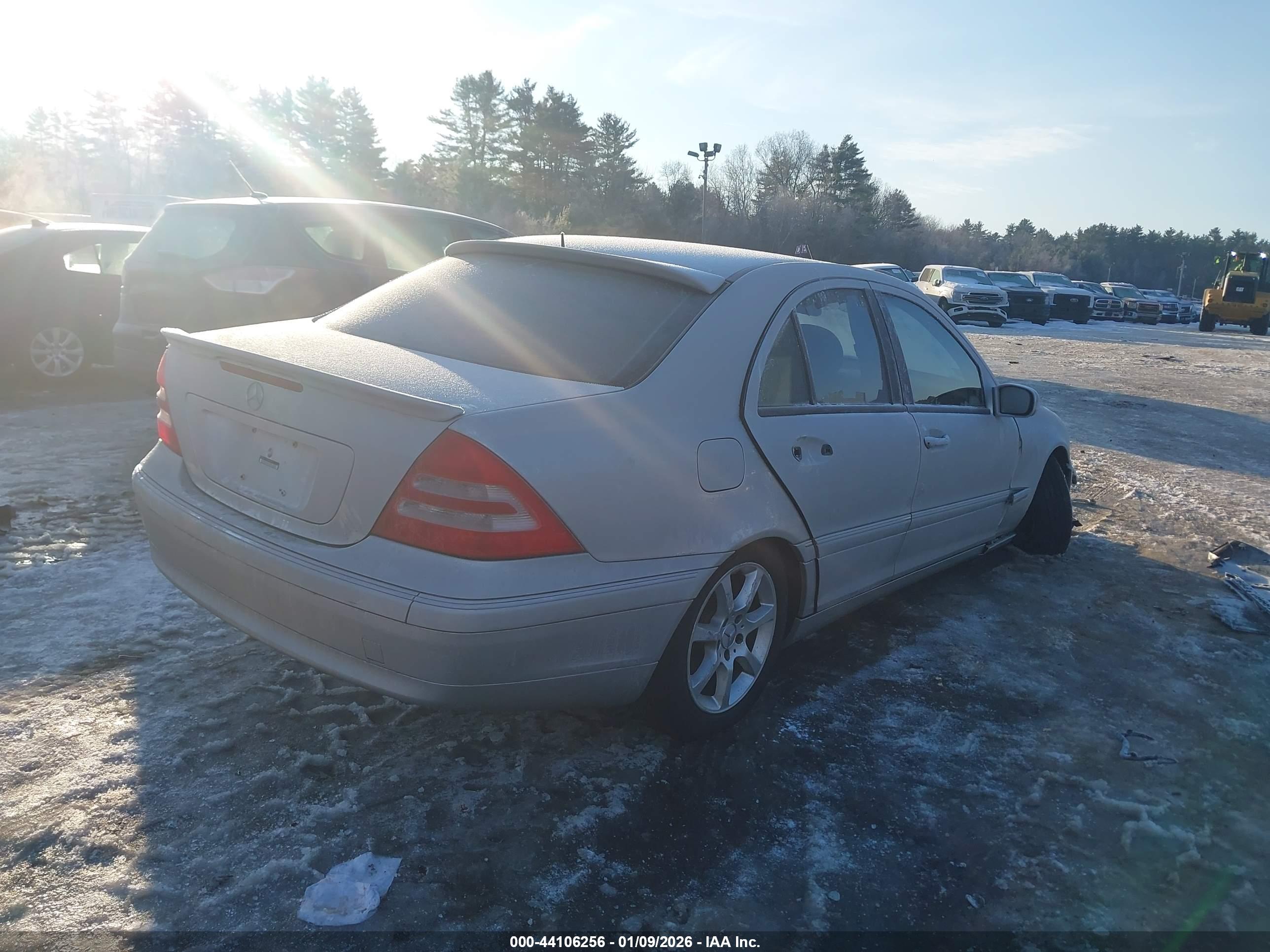MERCEDES-BENZ C image 4