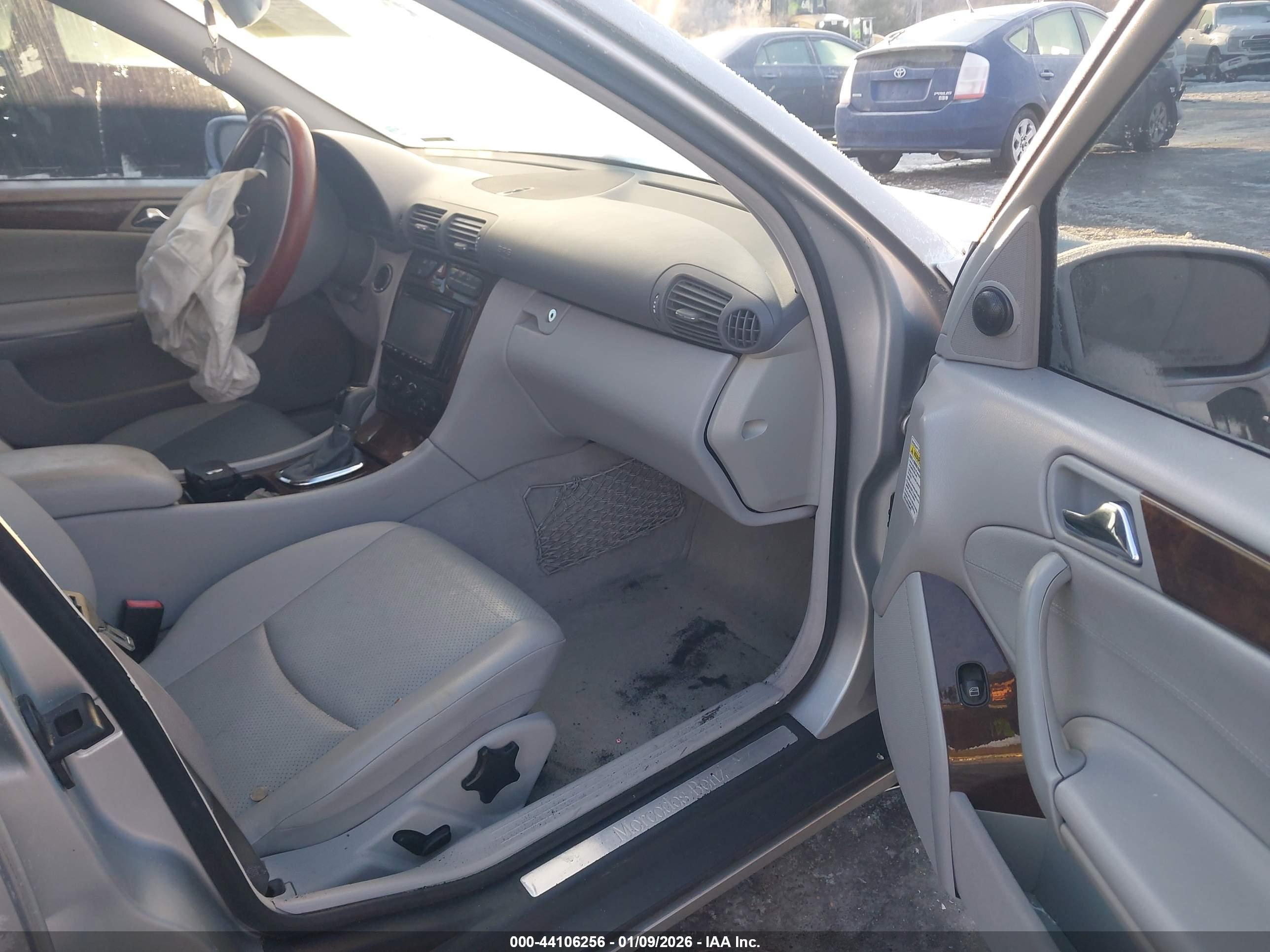 MERCEDES-BENZ C image 5