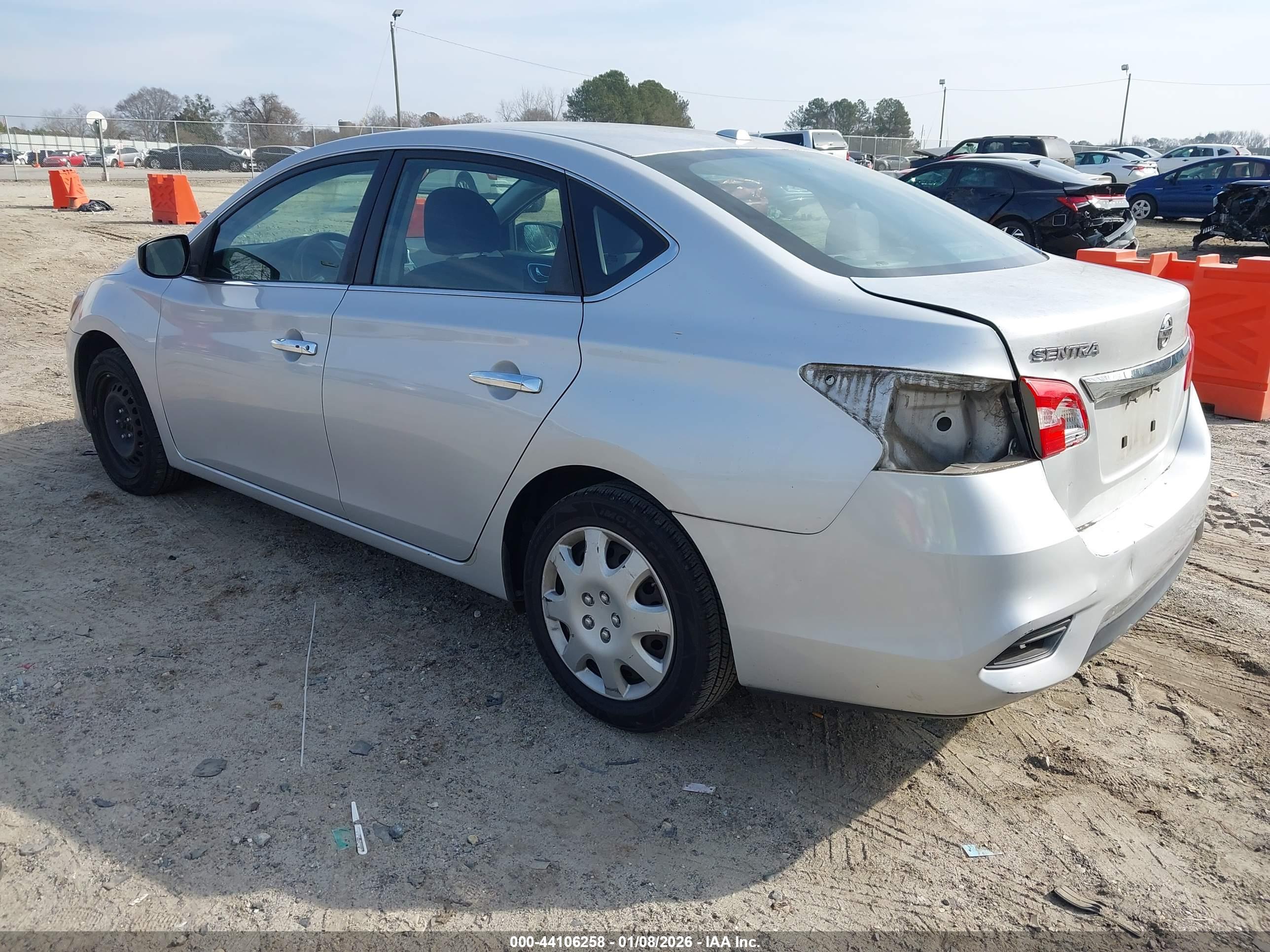 NISSAN SENTRA image 3