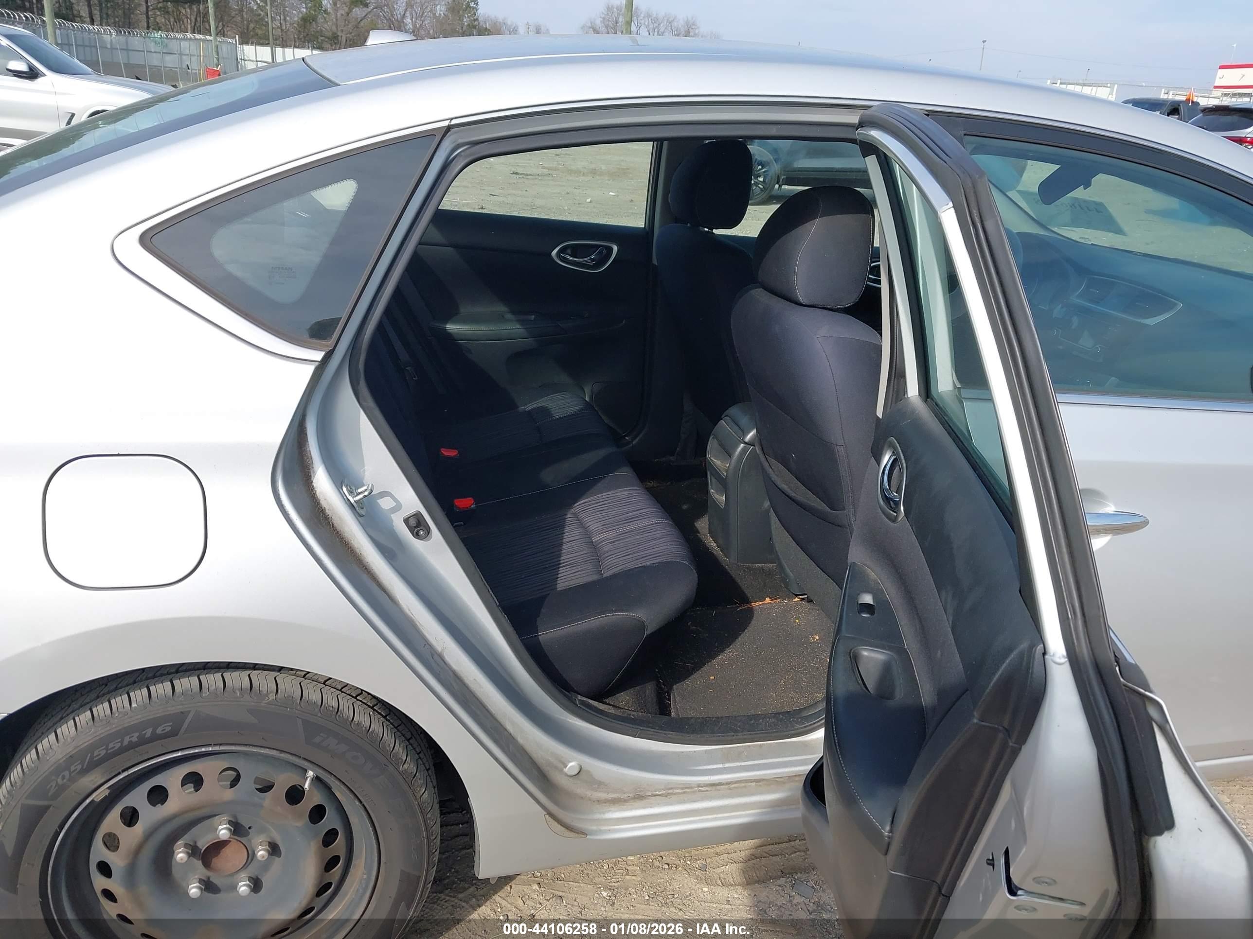 NISSAN SENTRA image 8