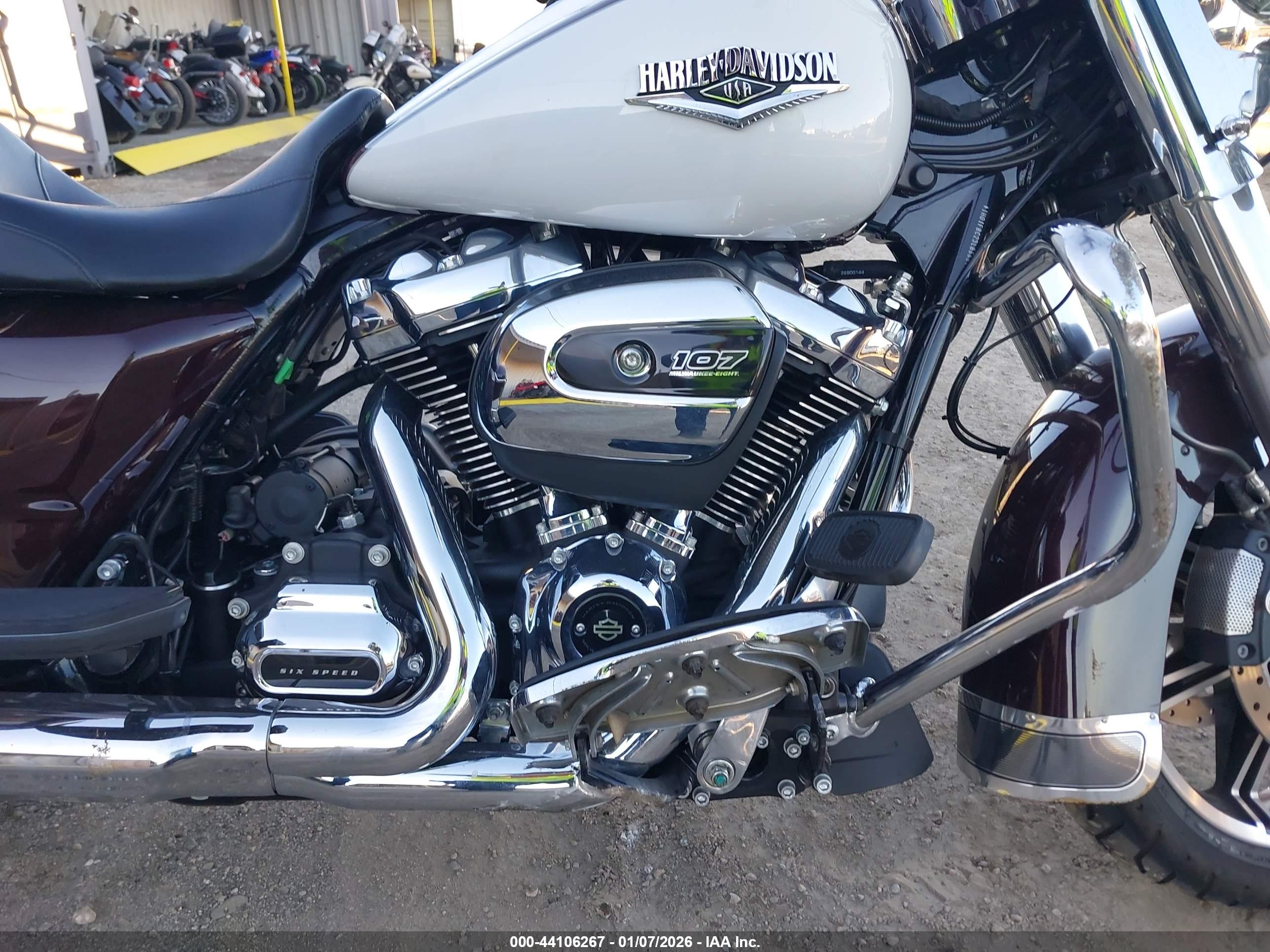 HARLEY-DAVIDSON FLHR image 8