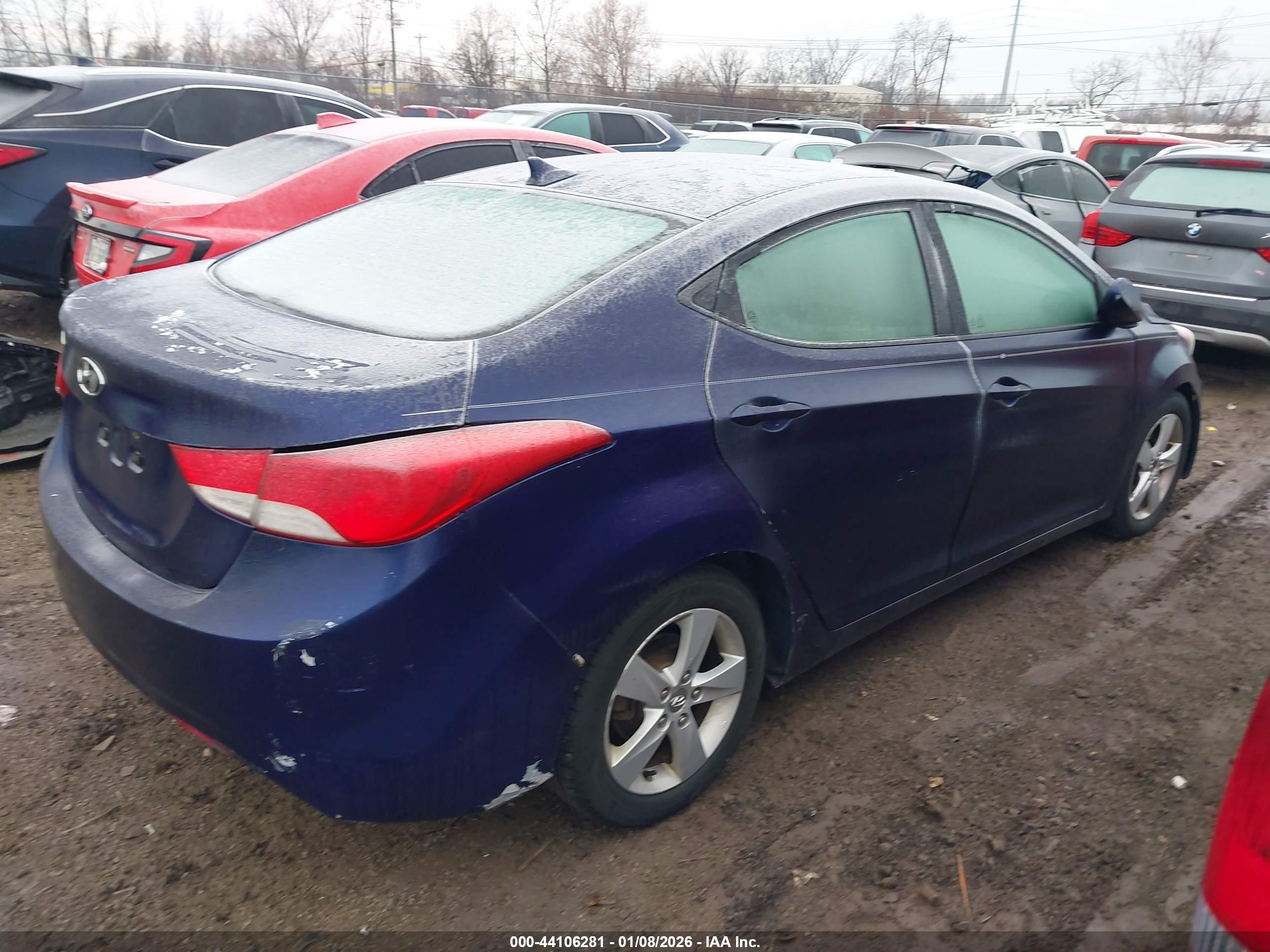 HYUNDAI ELANTRA image 4