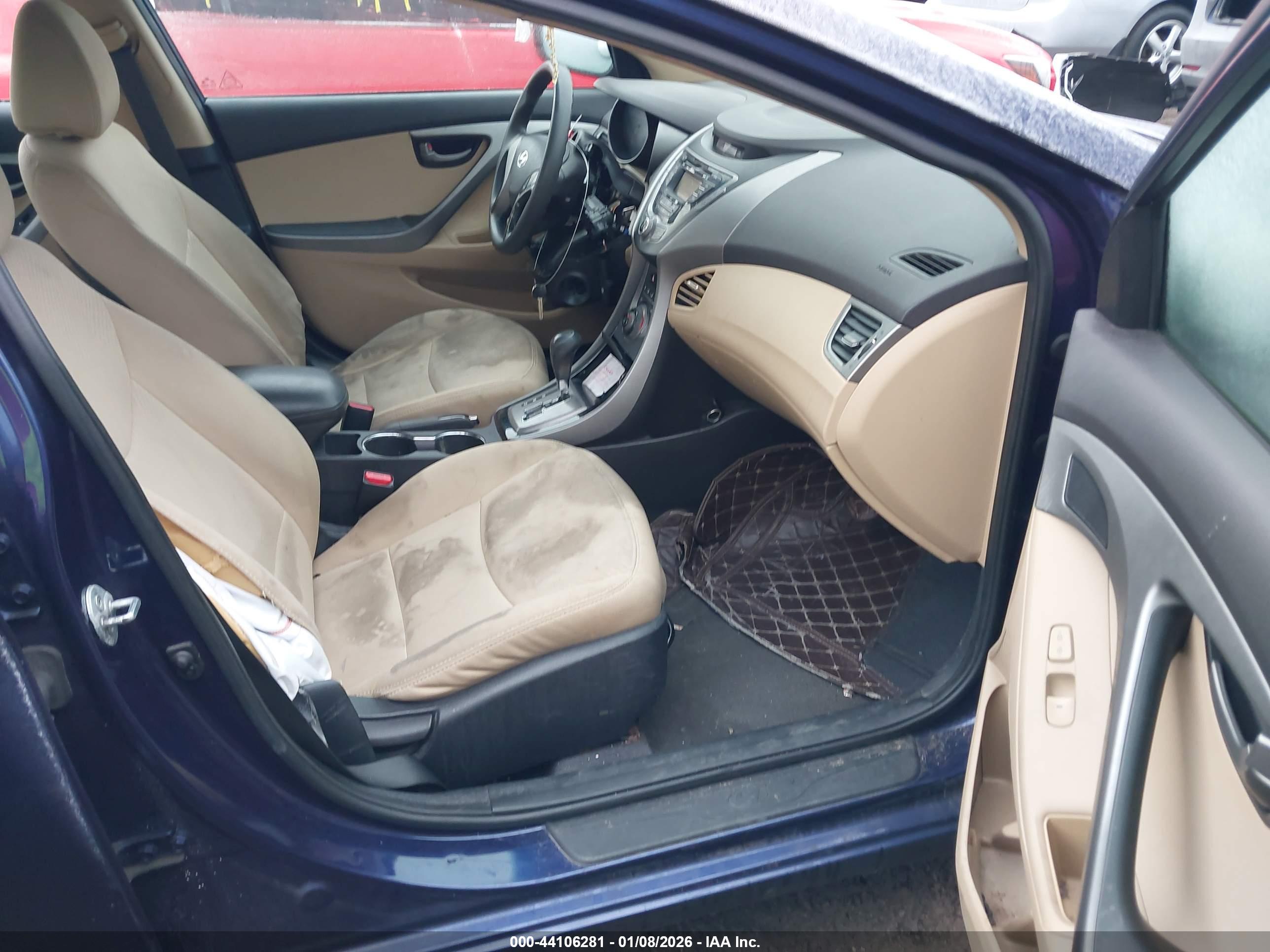 HYUNDAI ELANTRA image 5